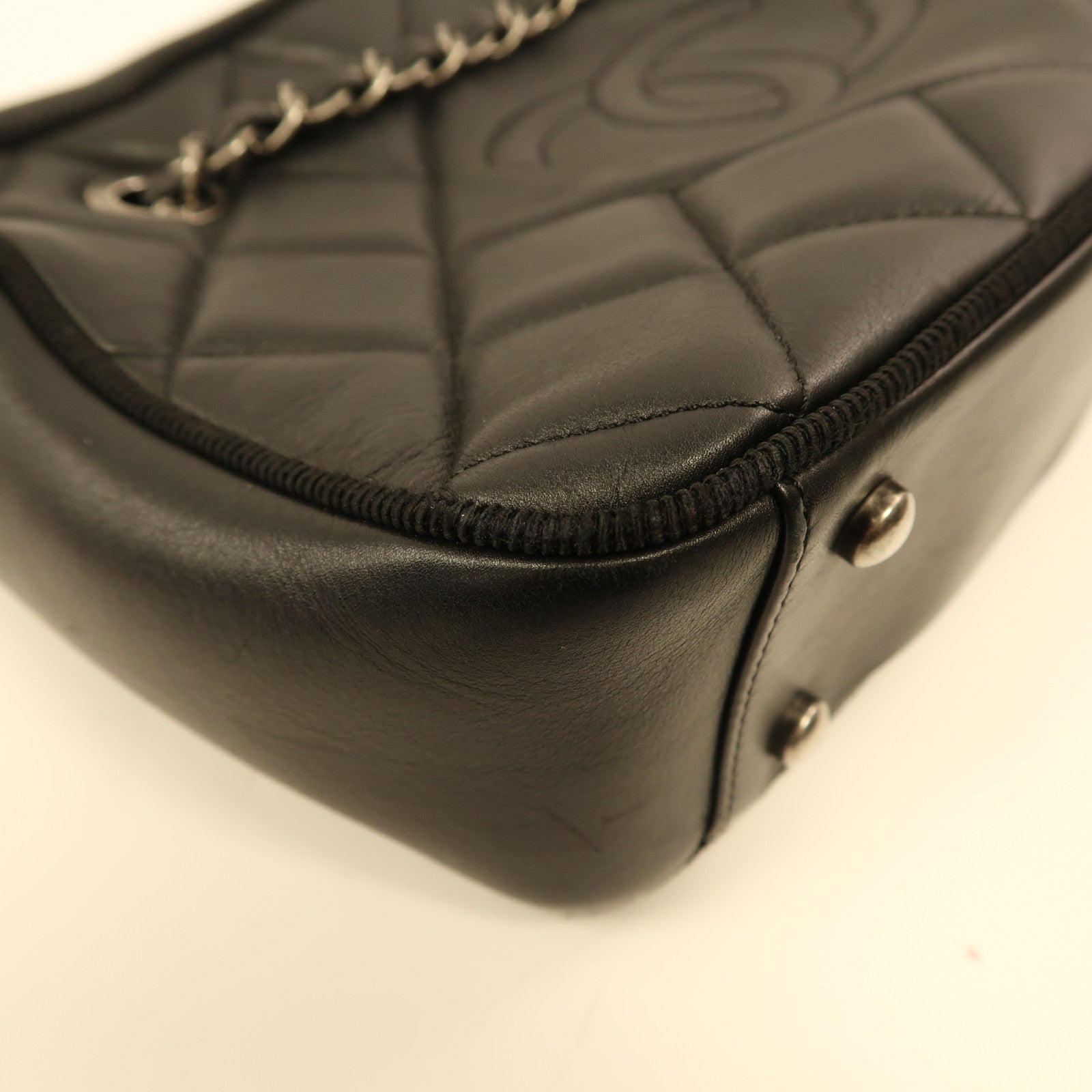 CHANEL 牛皮皮革Chain Shoulder銀扣鏈帶肩背袋黑色