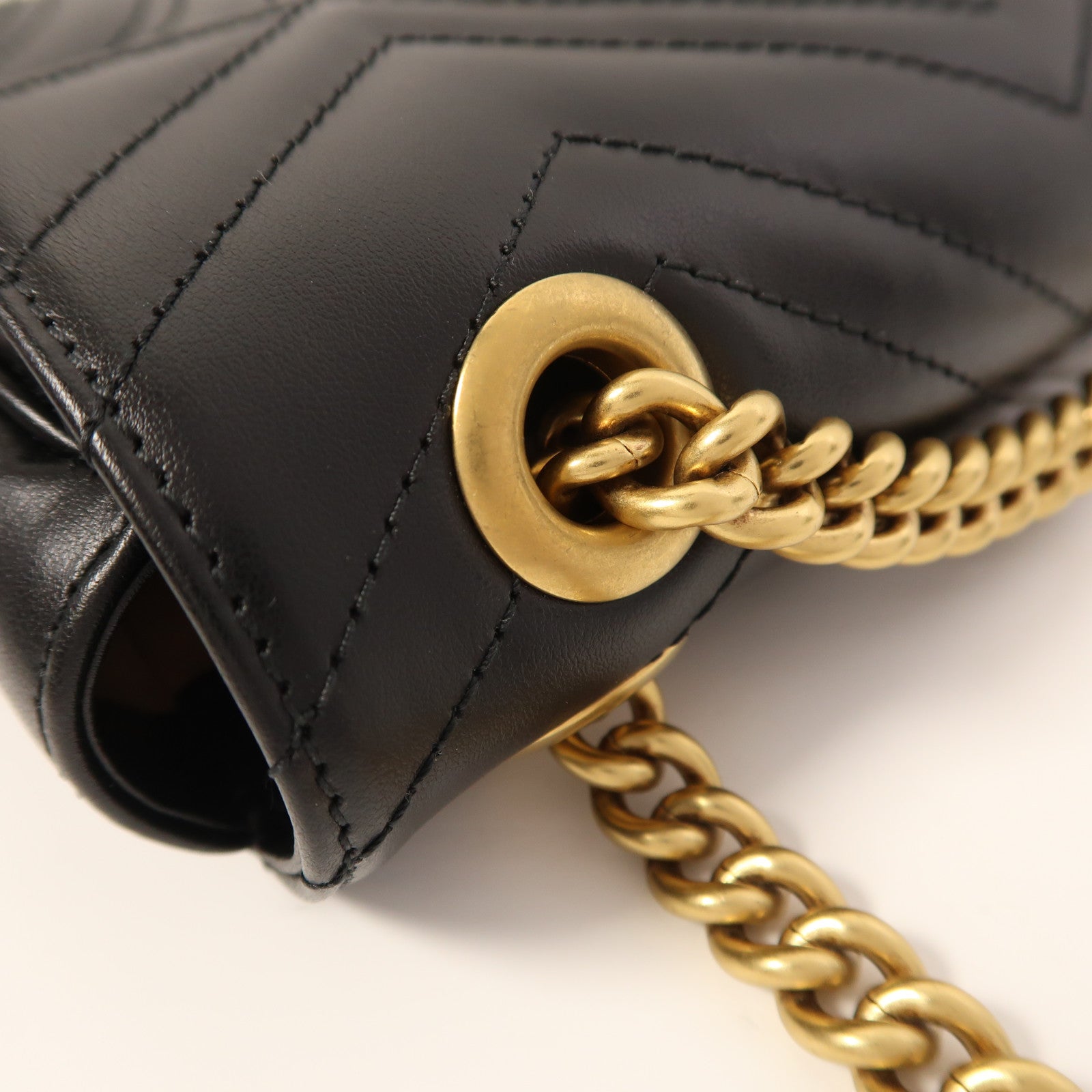 GUCCI 牛皮皮革GG Marmont Small金扣鏈帶肩背袋