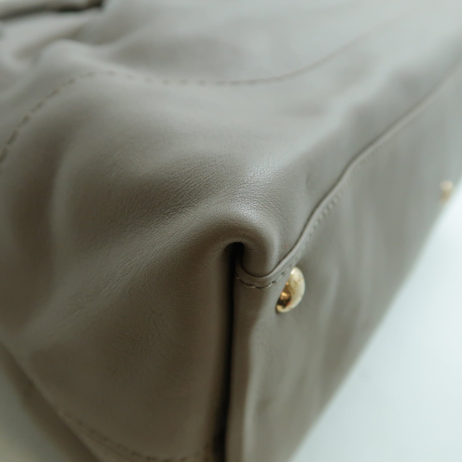 Salvatore Ferragamo 牛皮皮革2 Way Shoulder金扣手挽肩背兩用袋米色