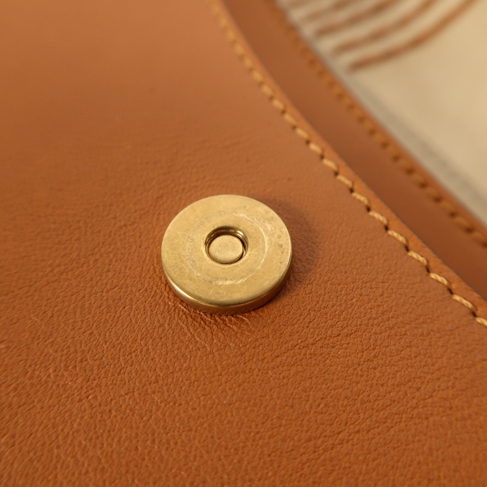 Chloe 牛皮皮革Hudson金扣肩背袋