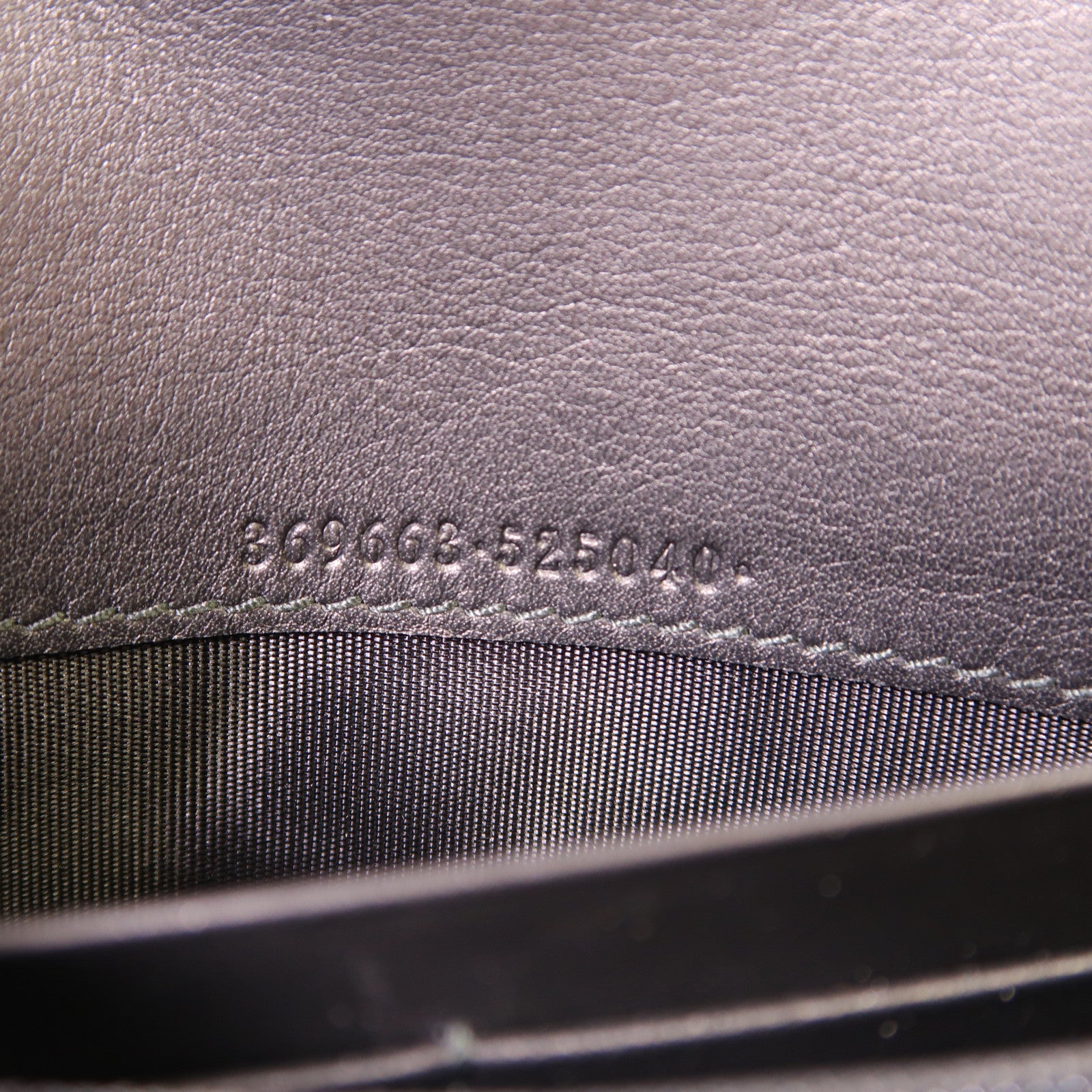 GUCCI 牛皮皮革Wallet銀扣長錢包