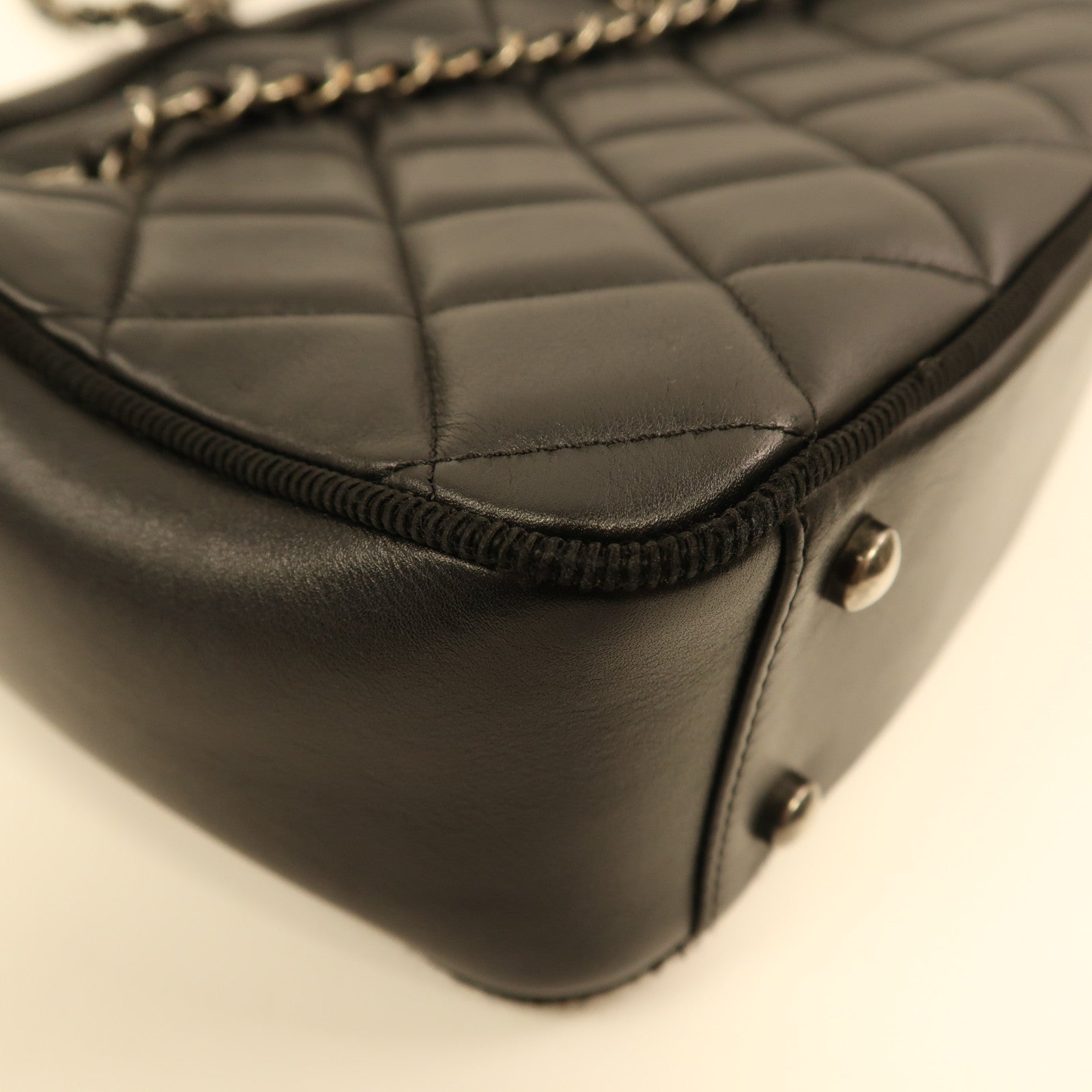 CHANEL 牛皮皮革Chain Shoulder銀扣鏈帶肩背袋黑色