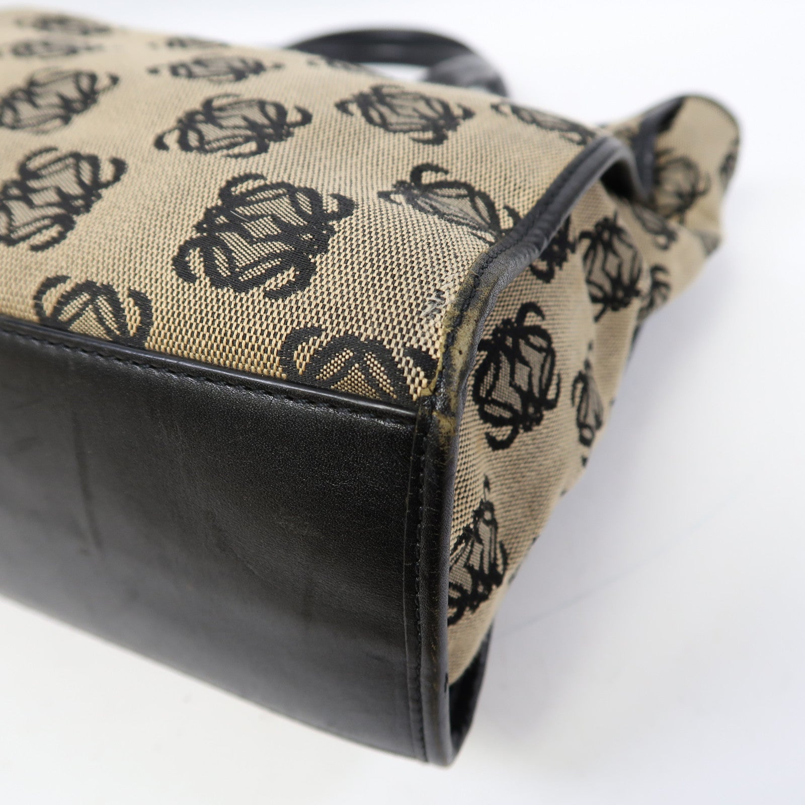 LOEWE 帆布Hand Bag銀扣手挽袋啡色