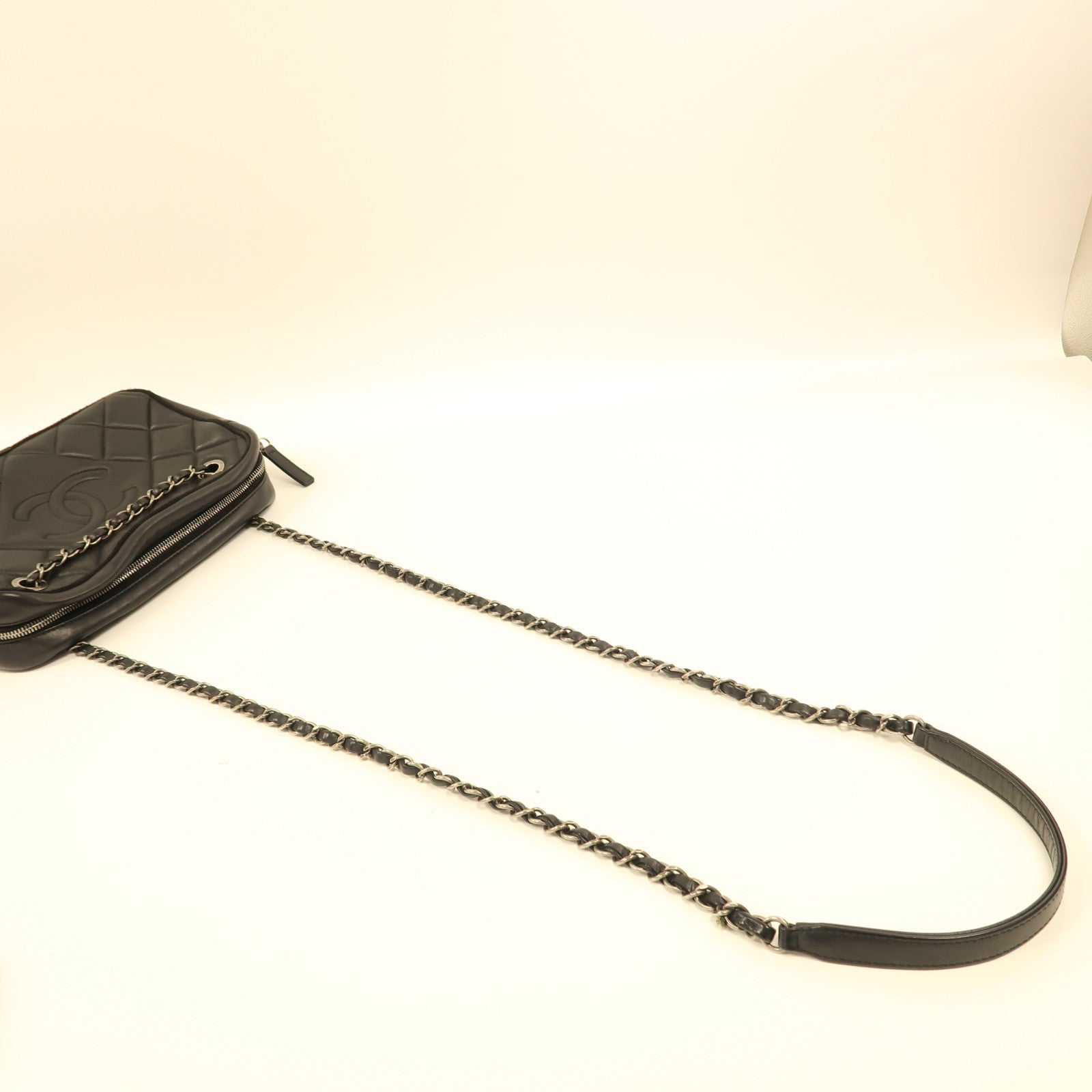 CHANEL 牛皮皮革Chain Shoulder銀扣鏈帶肩背袋黑色
