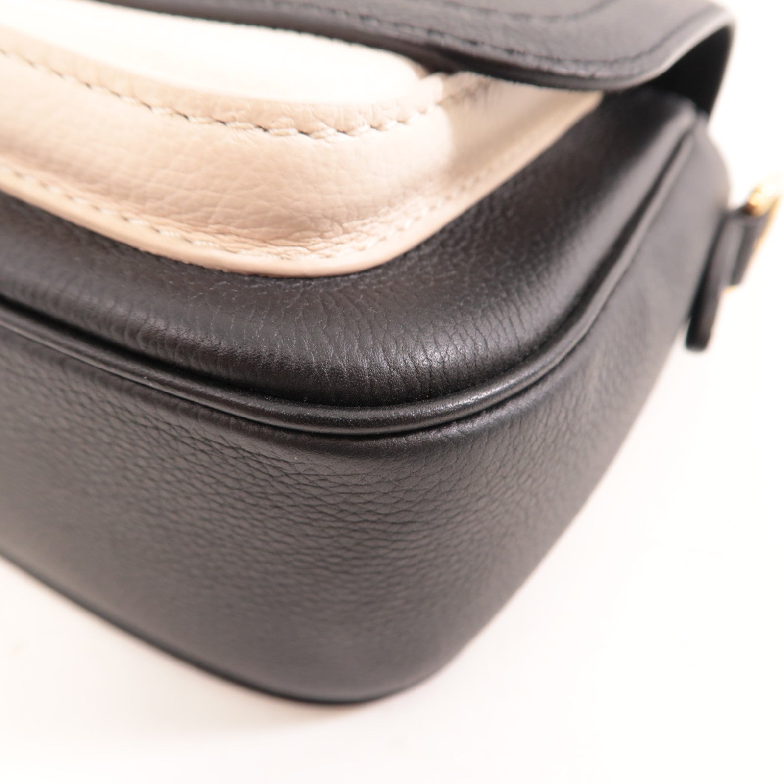 LOUIS VUITTON 牛皮皮革Lockme Tender金扣手挽肩背兩用袋色/白色/黑色/粉紅色