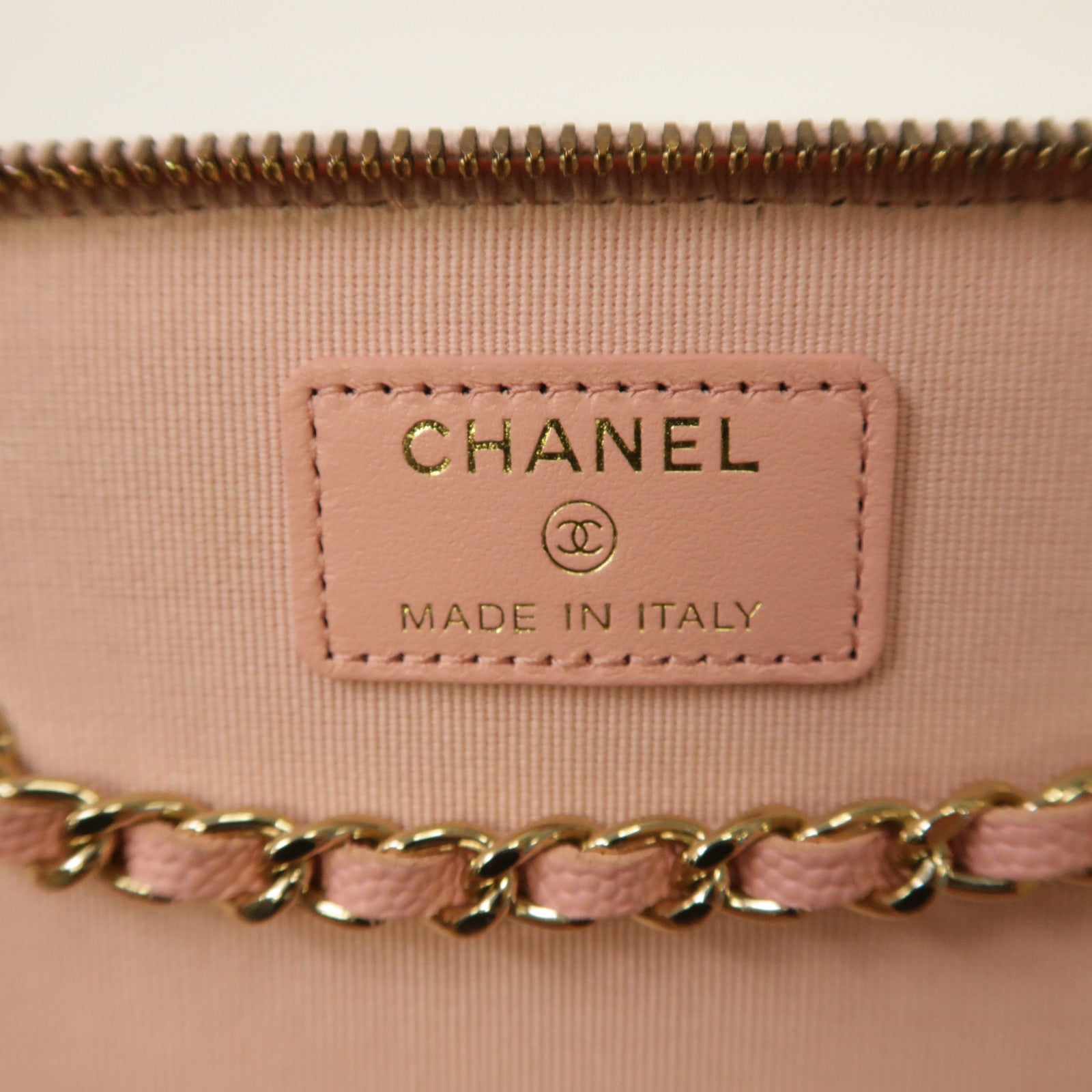 CHANEL 菱格Caviar皮革Vanity Case金扣鏈帶肩背袋粉紅色