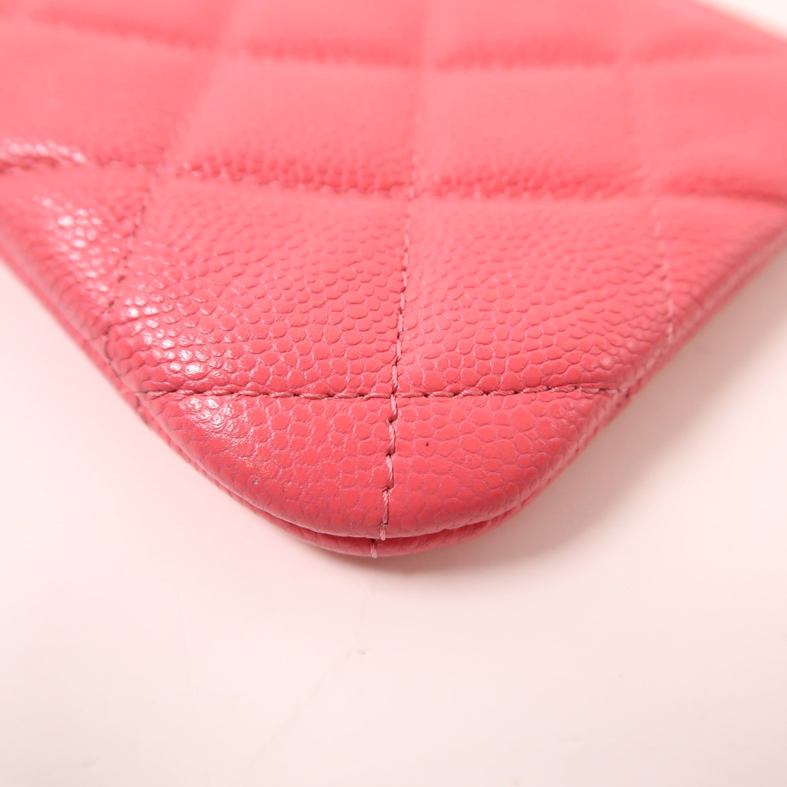 CHANEL 牛皮皮革Mini Pouch金扣手拿包粉紅色