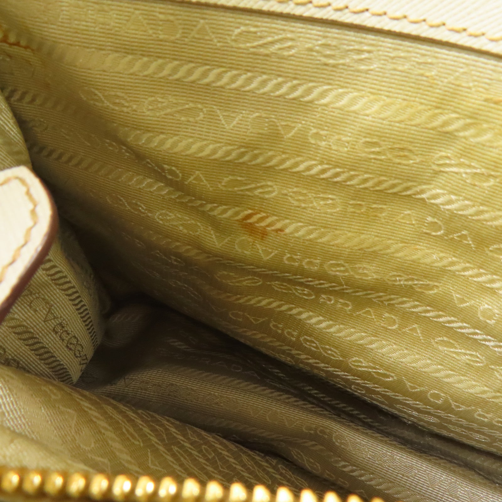 PRADA 牛皮皮革Saffiano金扣手挽袋米白色