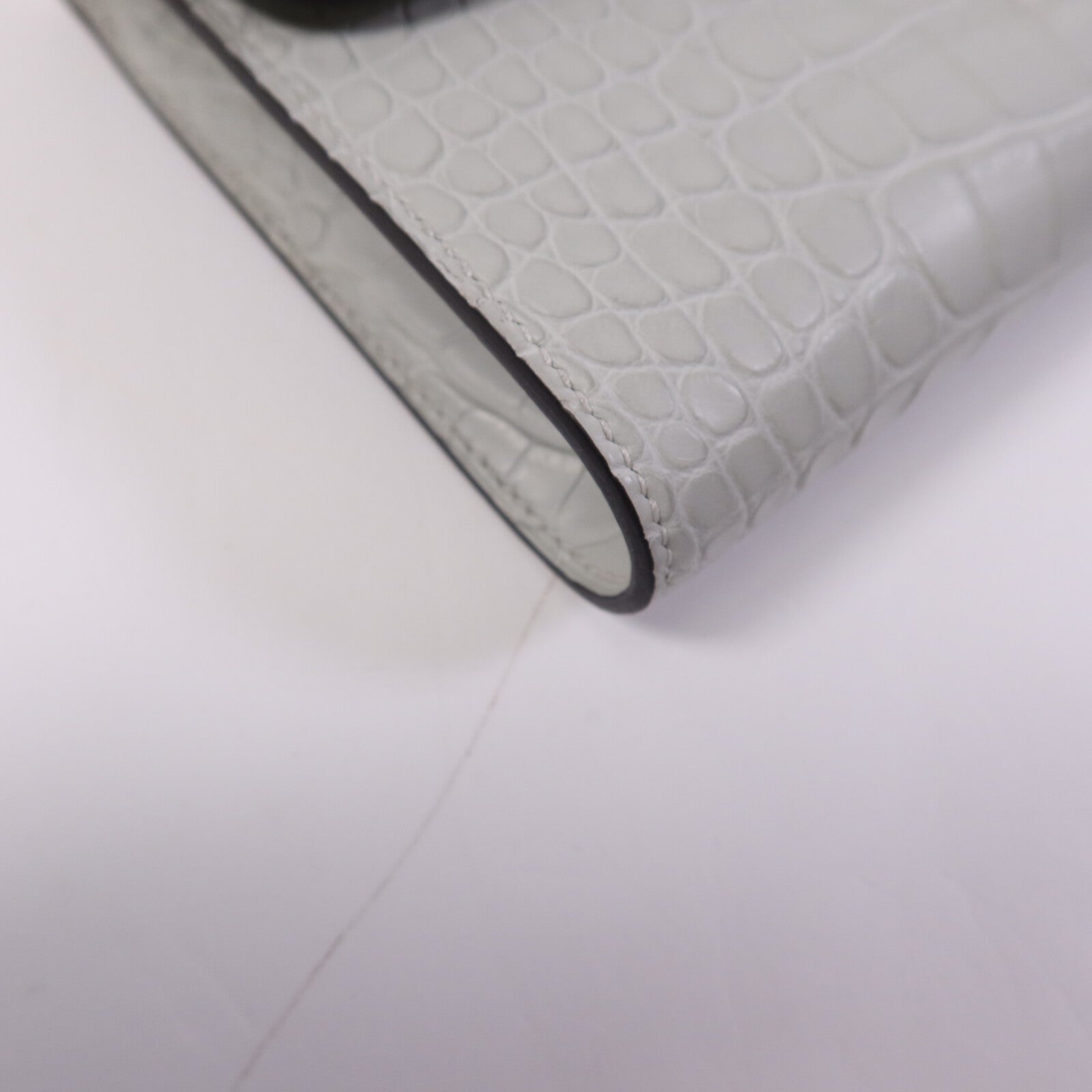 HERMES Alligator Mat皮革Constance To Go銀扣肩背袋Gris Neve