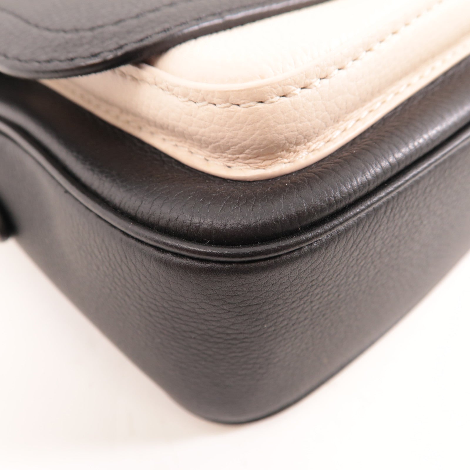 LOUIS VUITTON 牛皮皮革Lockme Tender金扣手挽肩背兩用袋色/白色/黑色/粉紅色