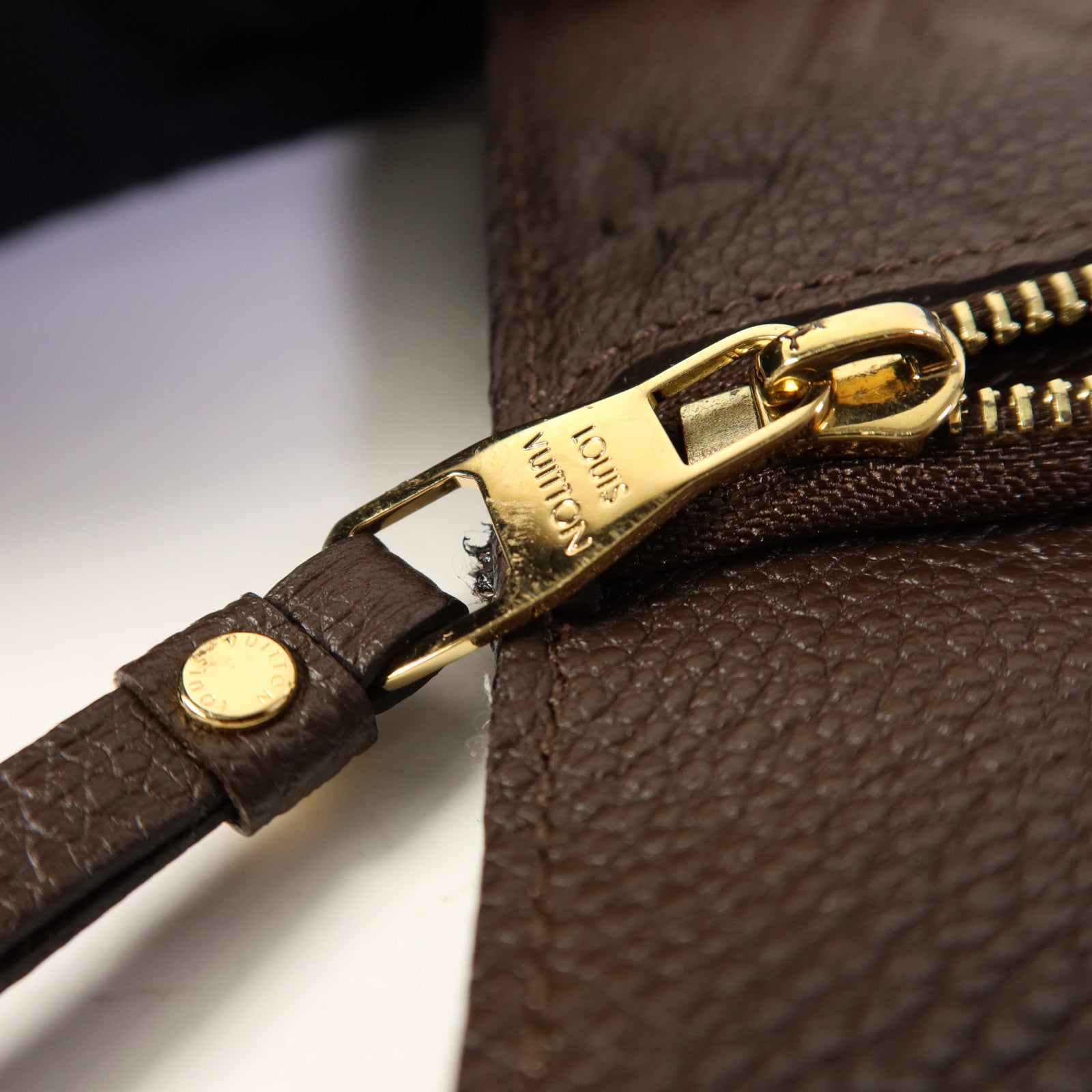 LOUIS VUITTON Monogram Empreinte Compact Curieuse Trifold Wallet金扣錢包