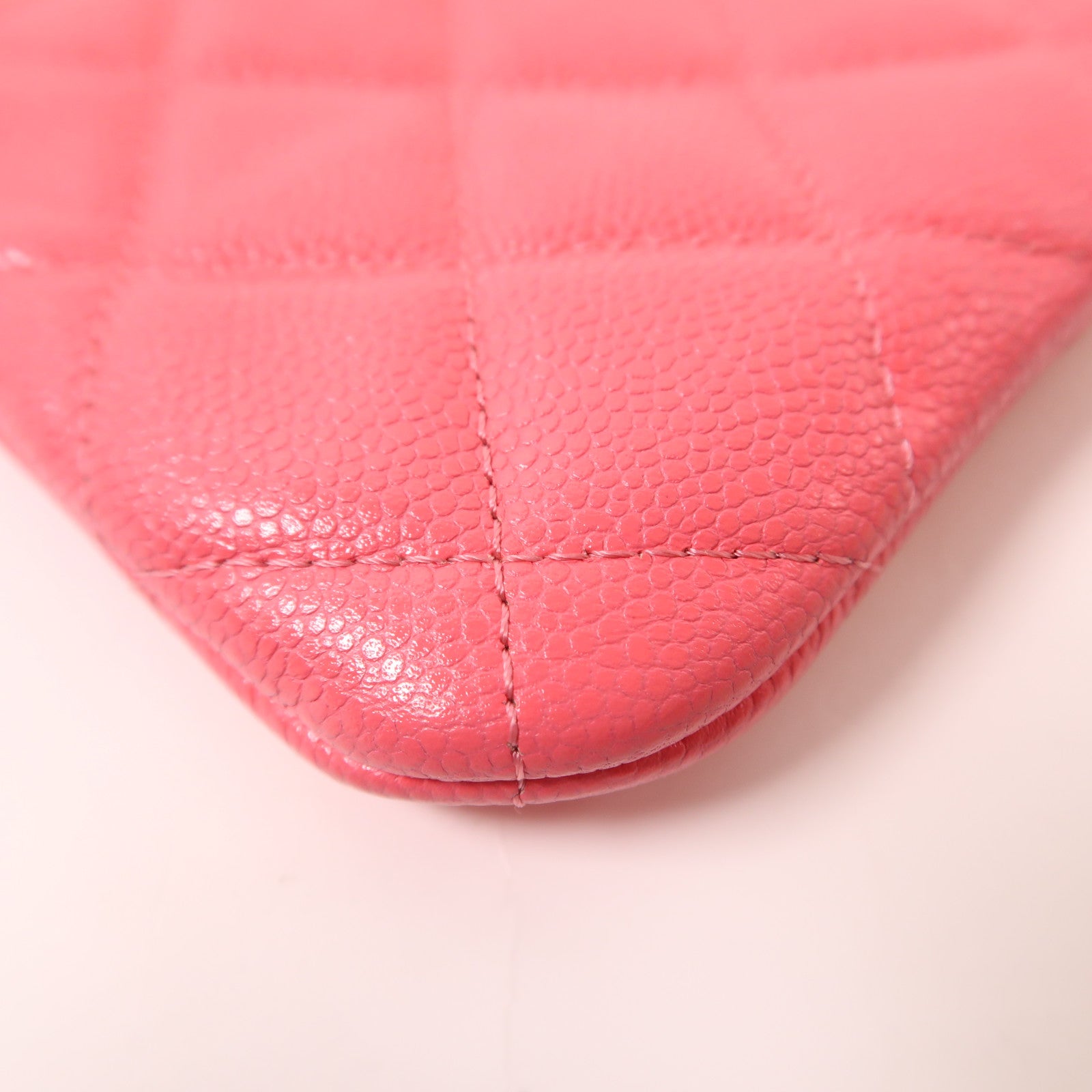 CHANEL 牛皮皮革Mini Pouch金扣手拿包粉紅色