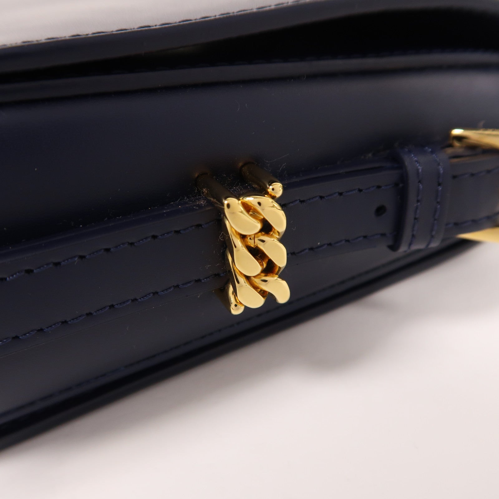 BURBERRY 牛皮皮革Grace Bag金扣肩背袋