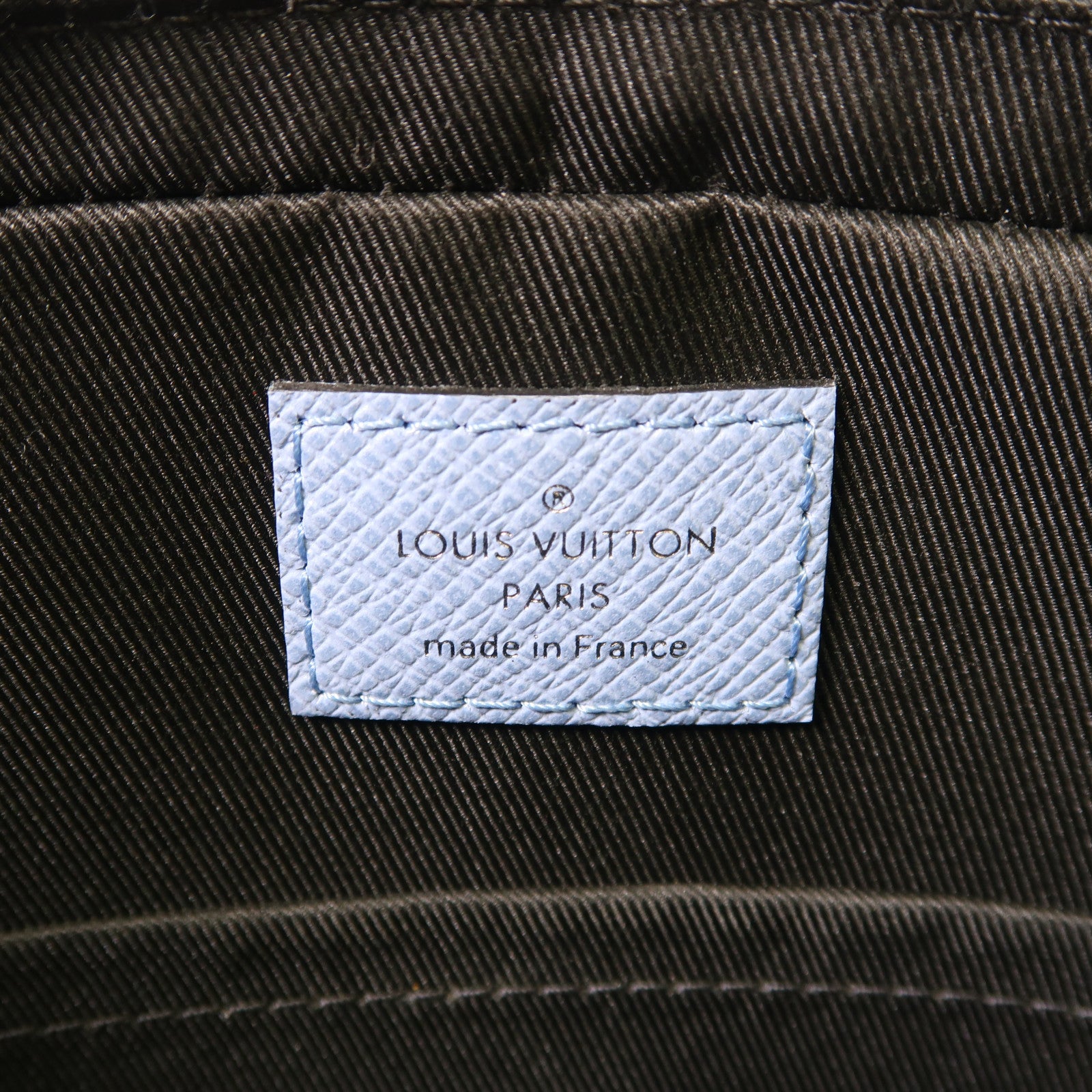 LOUIS VUITTON Taigarama Trio Messenger銀扣肩背袋