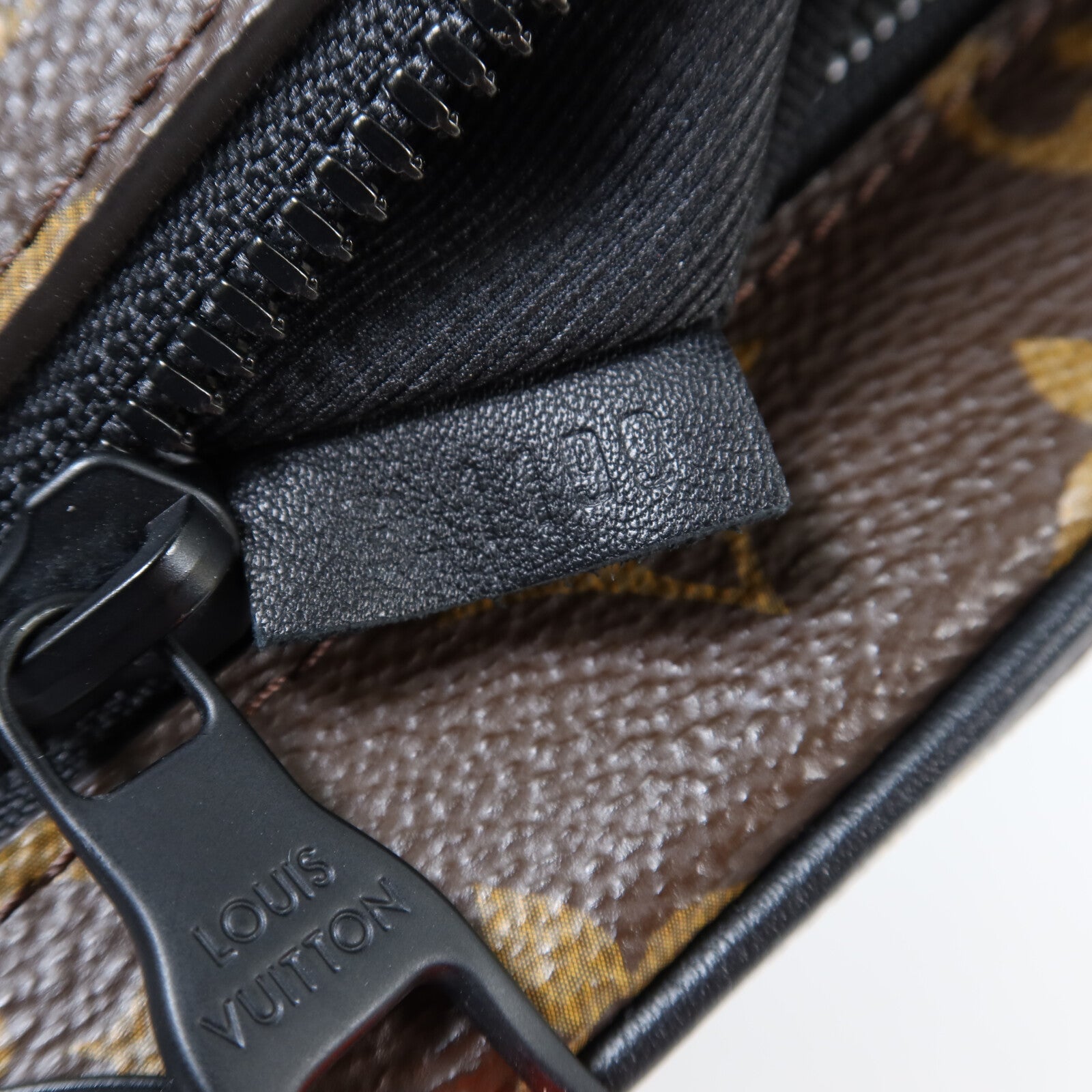 LOUIS VUITTON 【激減優惠】Monogram Solar Ray Mini Soft Trunk肩背袋