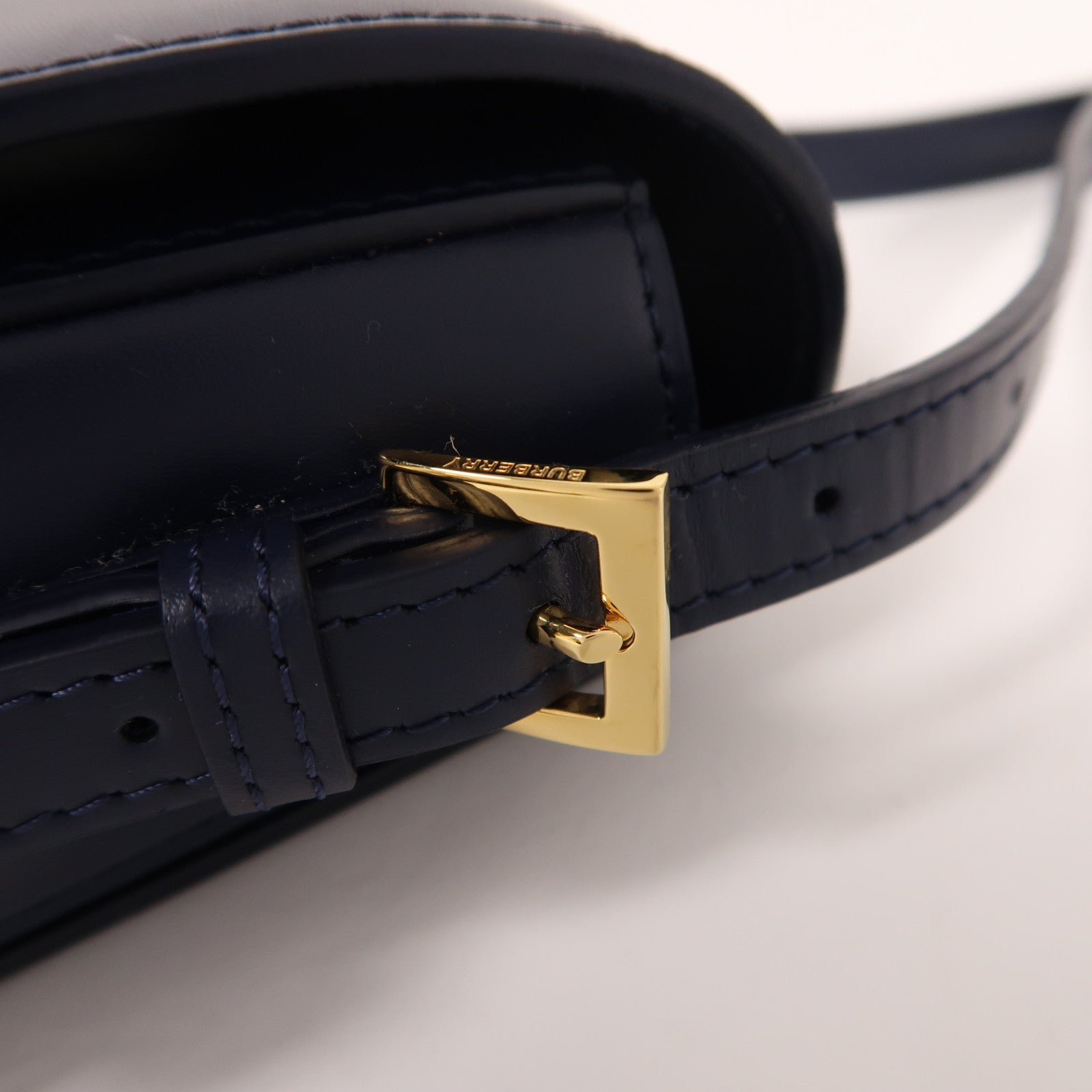 BURBERRY 牛皮皮革Grace Bag金扣肩背袋