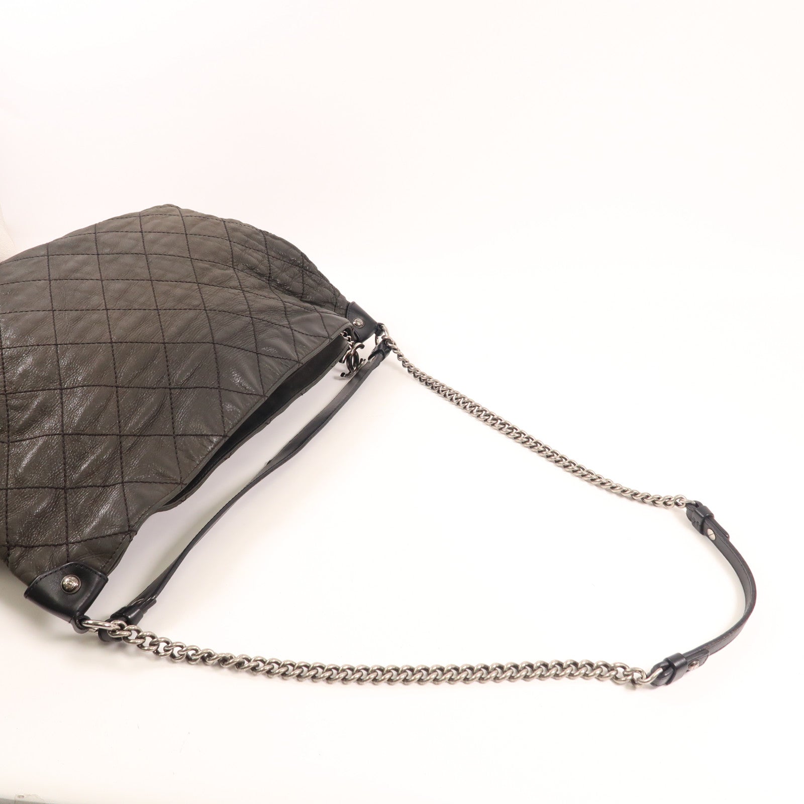 CHANEL 牛皮皮革Shoulder Bag銀扣鏈帶肩背袋