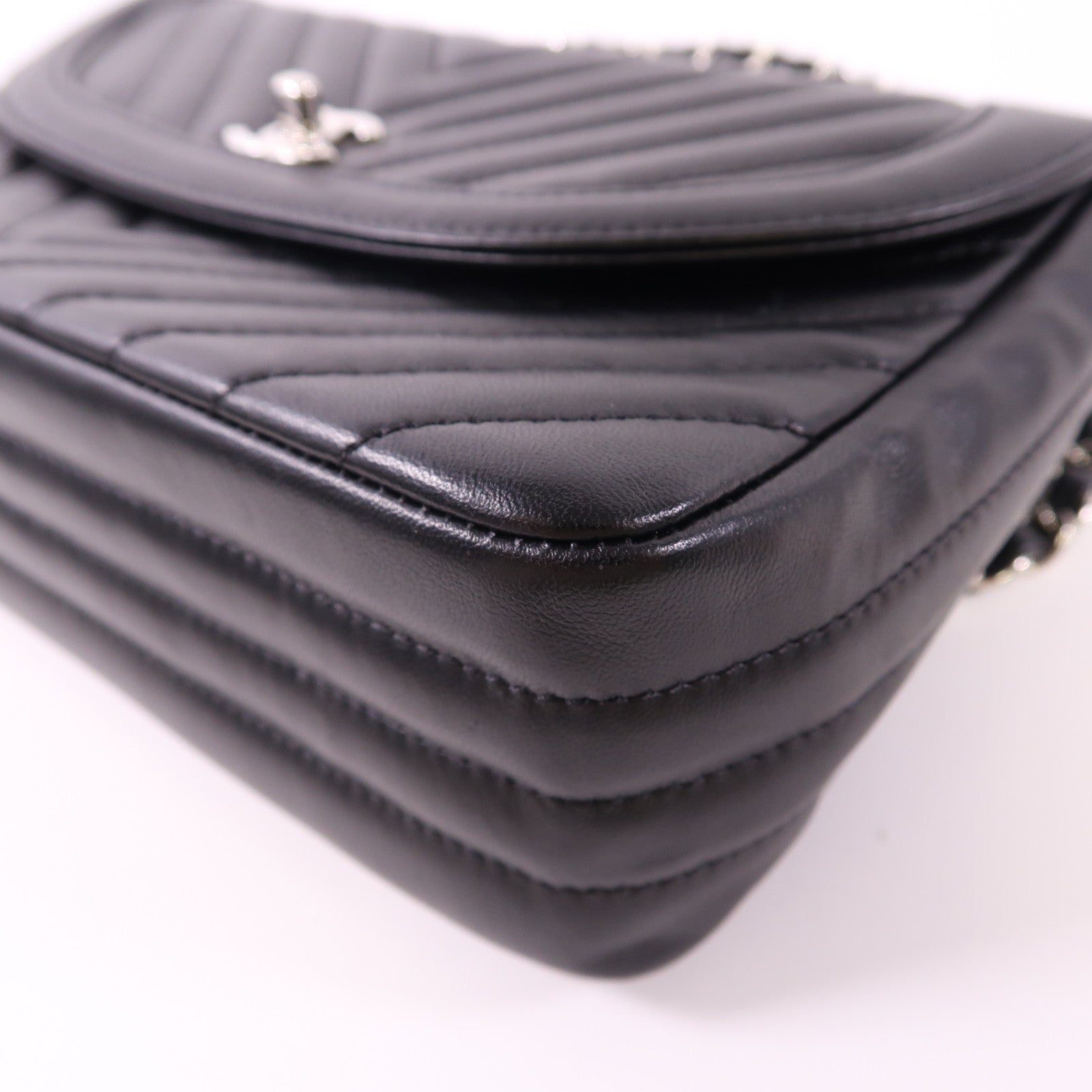 CHANEL 牛皮皮革Chain Shoulder銀扣鏈帶肩背袋