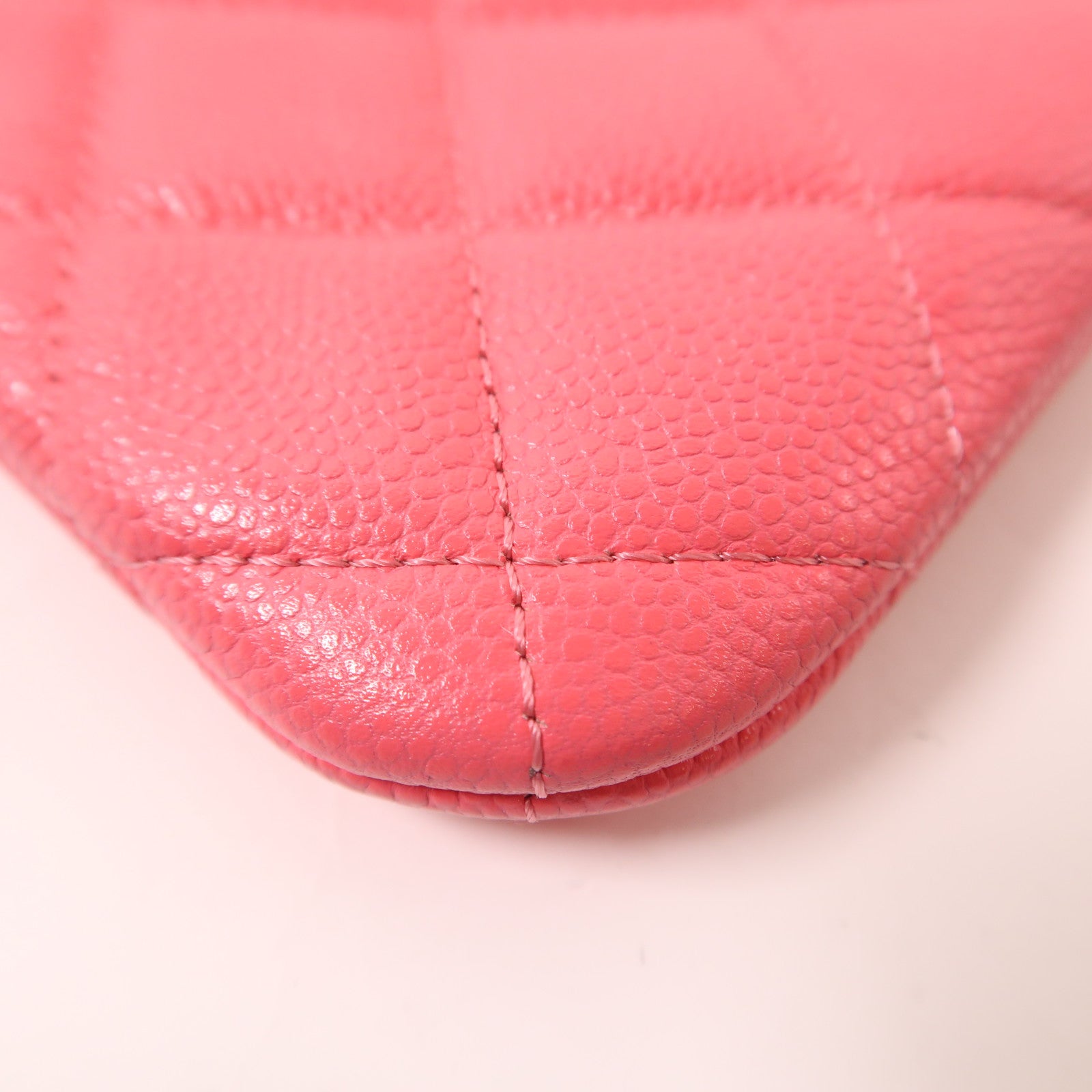 CHANEL 牛皮皮革Mini Pouch金扣手拿包粉紅色