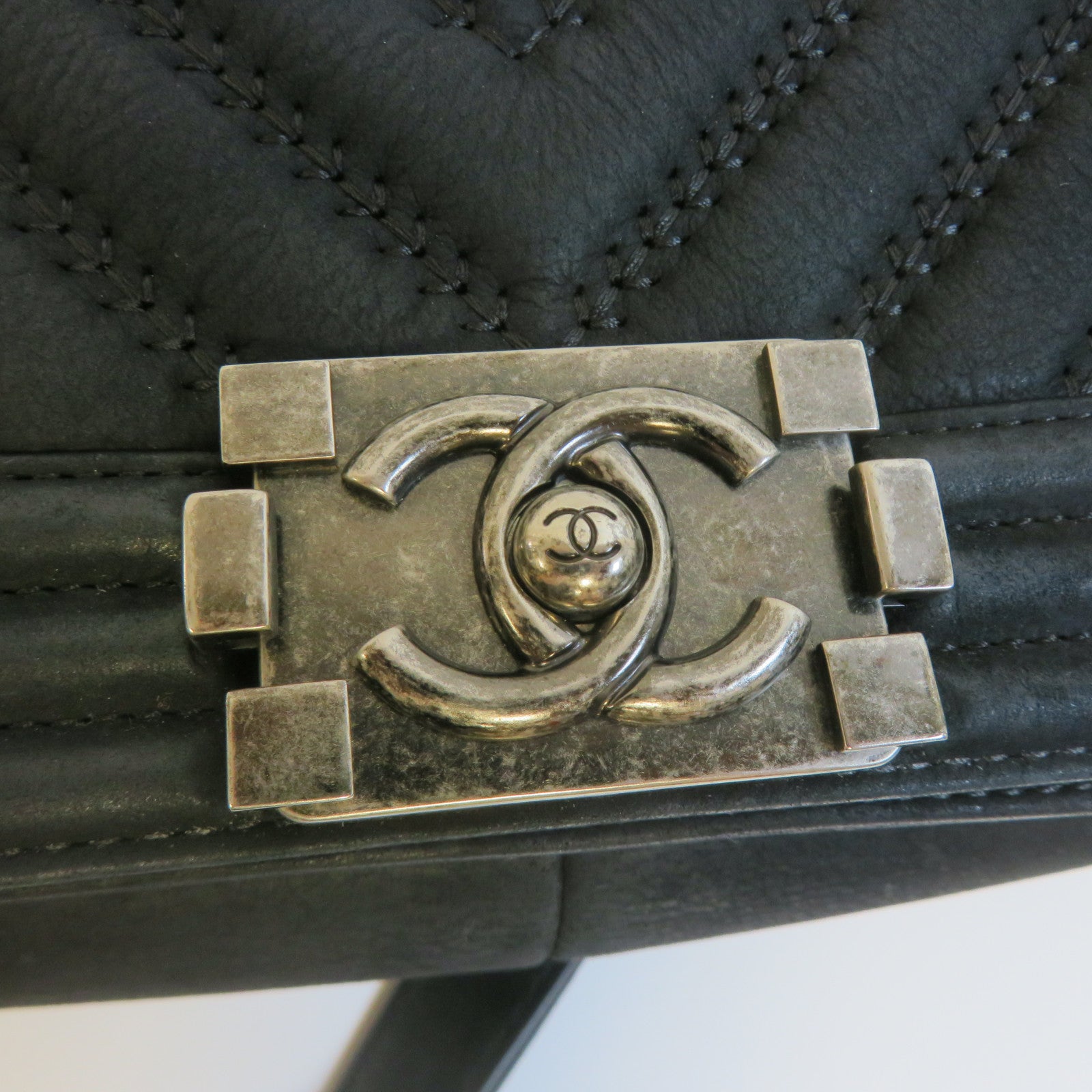 CHANEL 【激減優惠】斜紋牛皮皮革Boy 25銀扣鏈帶肩背袋黑色