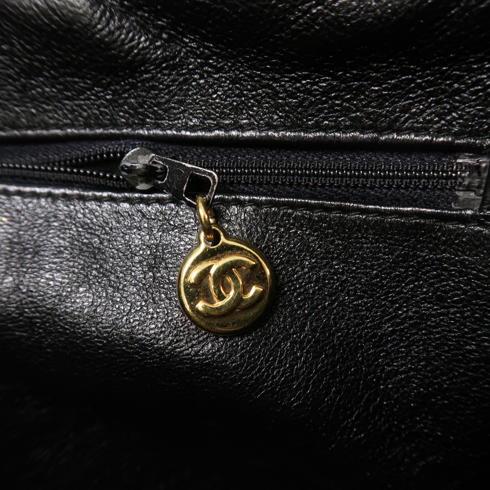 CHANEL 【激減優惠】菱格羊皮皮革Vintage Shoulder Bag金扣肩背袋黑色