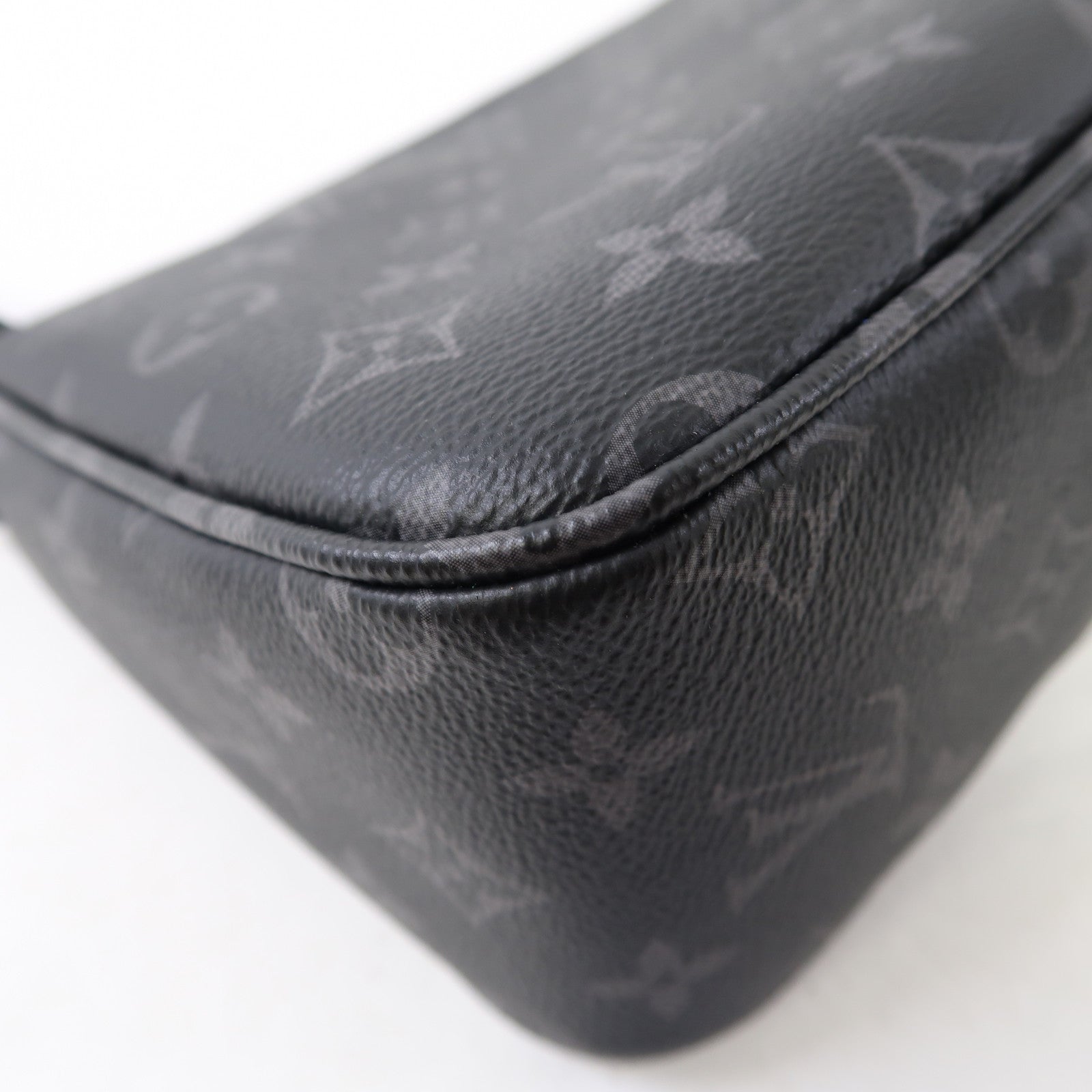 LOUIS VUITTON Monogram Eclipse Pochette Accessoire XL肩背袋黑色