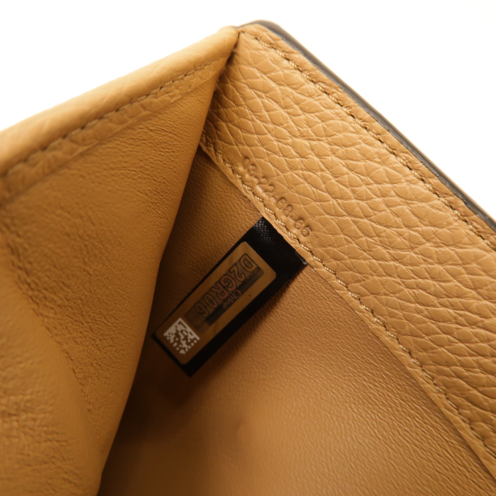 Chloe 牛皮皮革Alphabet Small Tri-Fold Wallet金扣錢包杏色