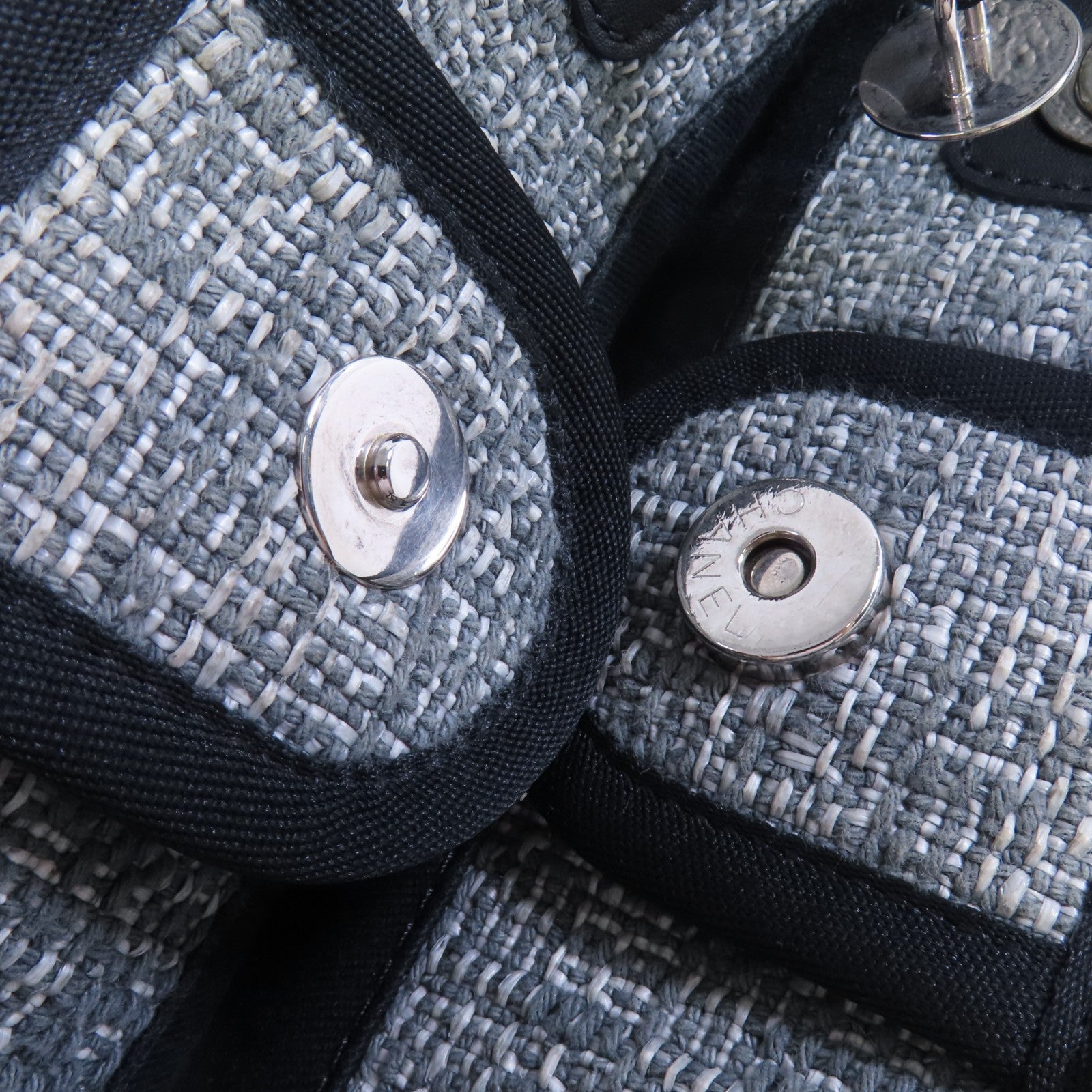 CHANEL 帆布Deauville Tote銀扣肩背袋