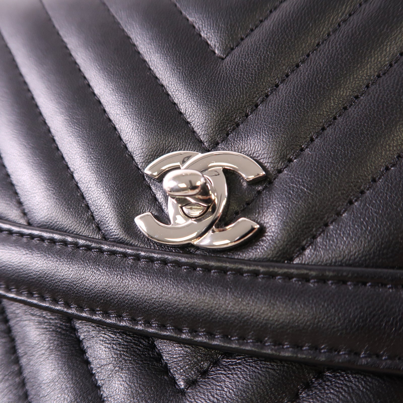 CHANEL 牛皮皮革Chain Shoulder銀扣鏈帶肩背袋