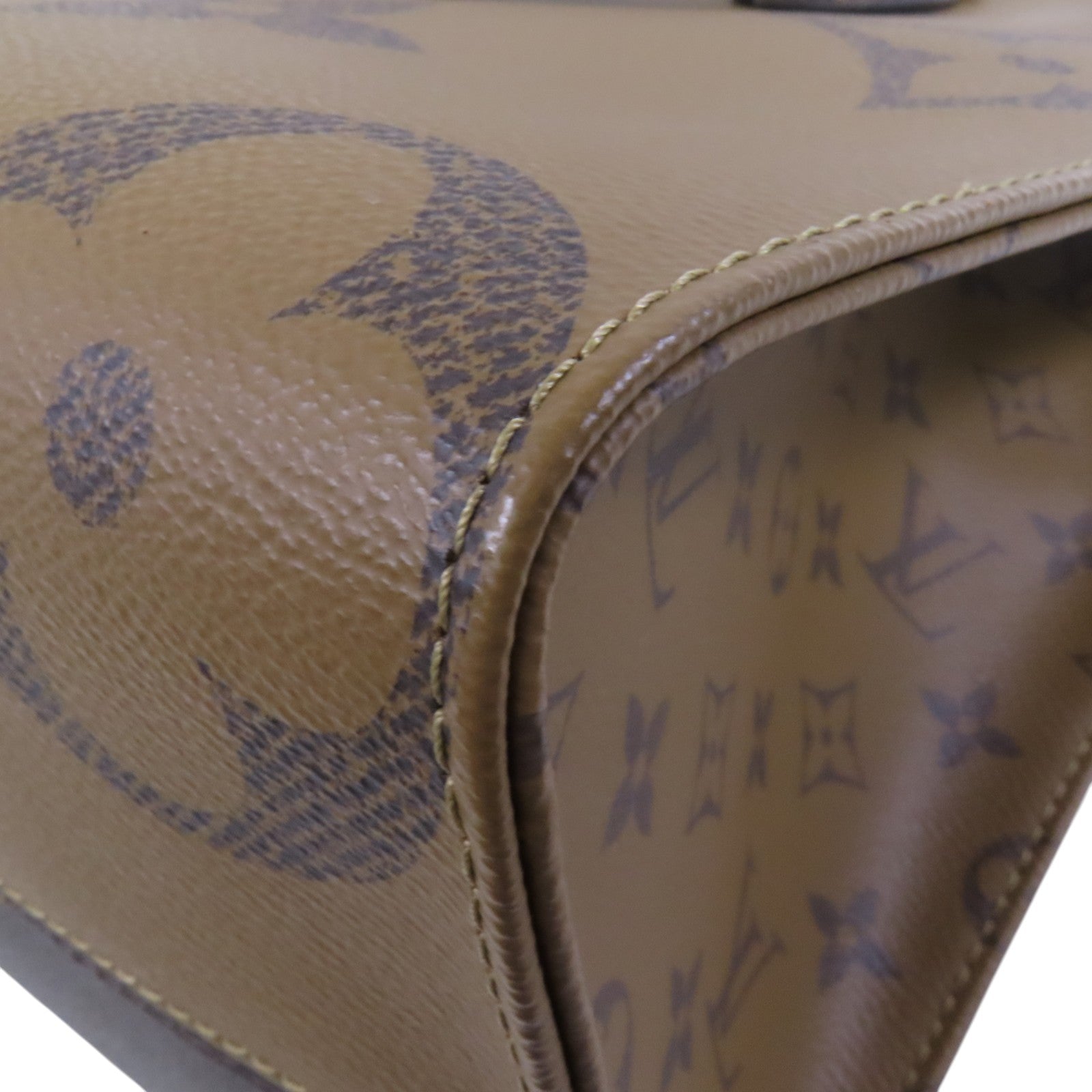 LOUIS VUITTON Monogram/Monogram Reverse On The Go MM金扣手挽肩背兩用袋
