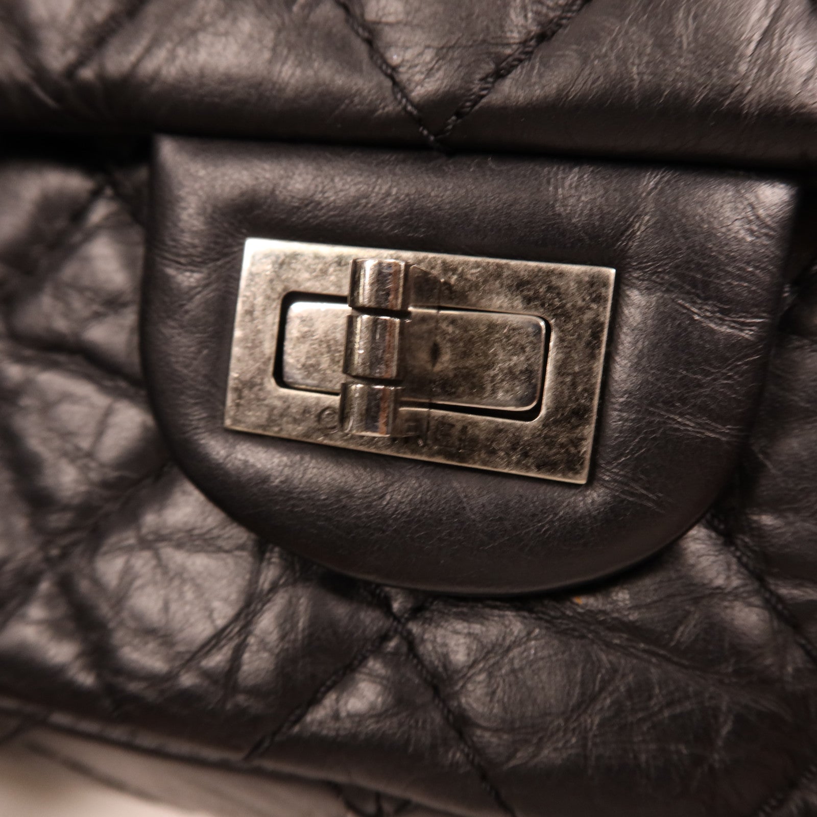 CHANEL 牛皮皮革2.55 Medium銀扣鏈帶肩背袋