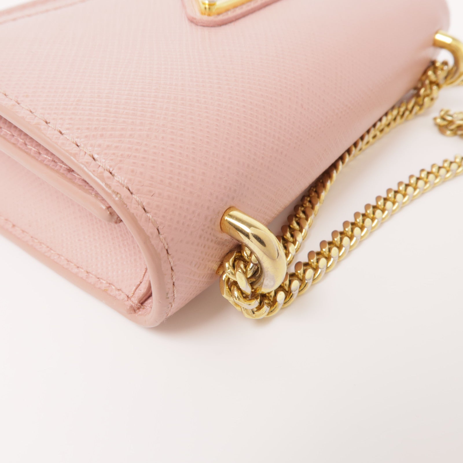 PRADA Saffiano皮革Chain Shoulder Bag金扣鏈帶肩背袋