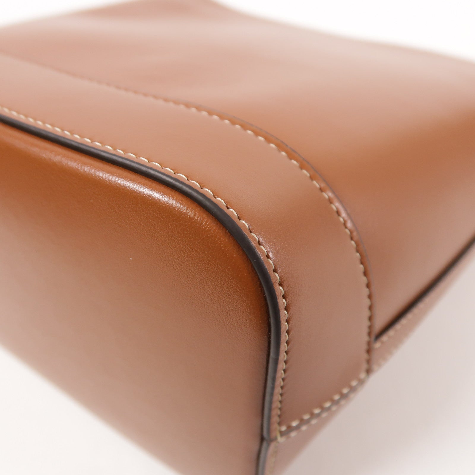 CELINE 牛皮皮革Cuir Triomphe金扣肩背袋