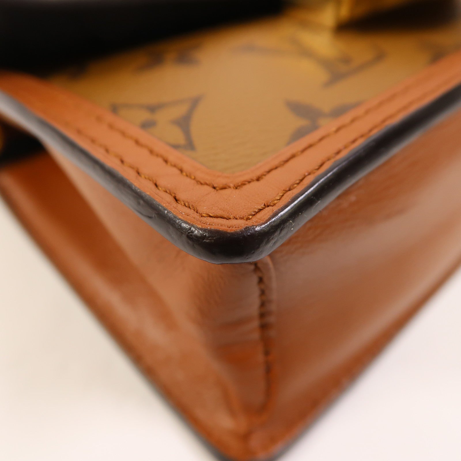 LOUIS VUITTON Monogram Reverse Dauphine Chain Wallet金扣鏈帶肩背袋