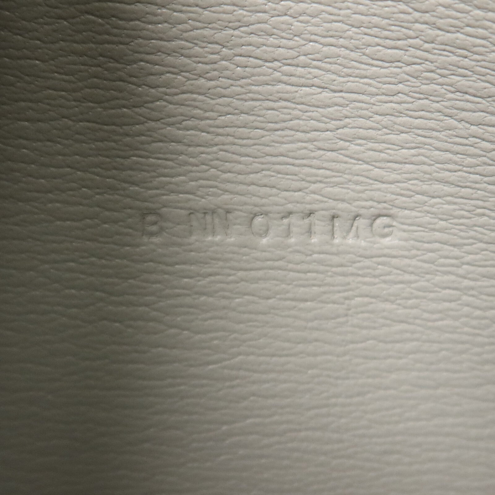 HERMES Alligator Mat皮革Constance To Go銀扣肩背袋Gris Neve