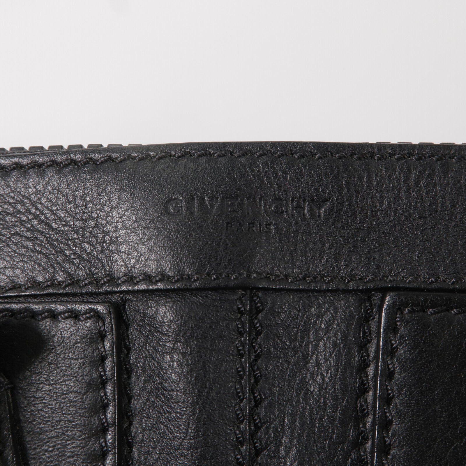 GIVENCHY 牛皮皮革2 Way Shoulder Bag手挽肩背兩用袋