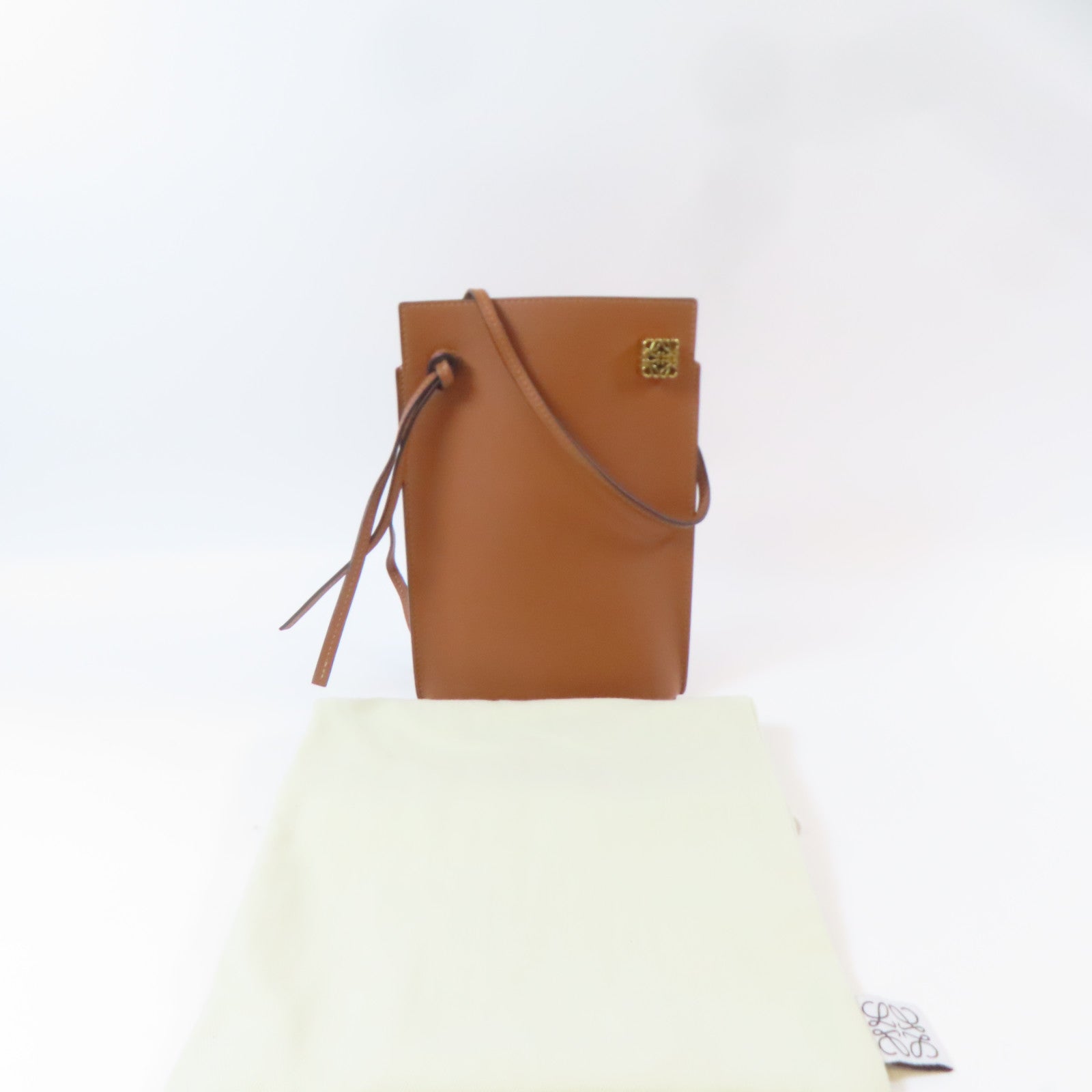 LOEWE 【激減優惠】牛皮皮革Dice Pocket金扣肩背袋啡色