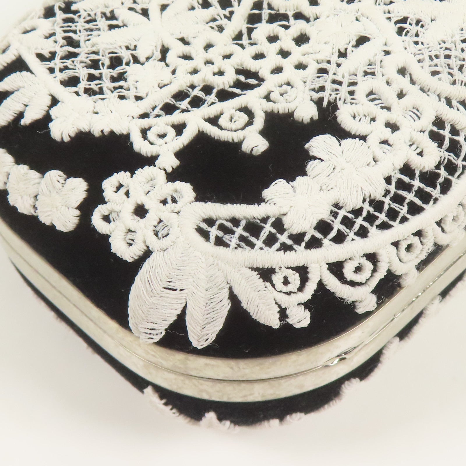 Alexander McQueen 天鵝絨Hand Bag銀扣手拿包