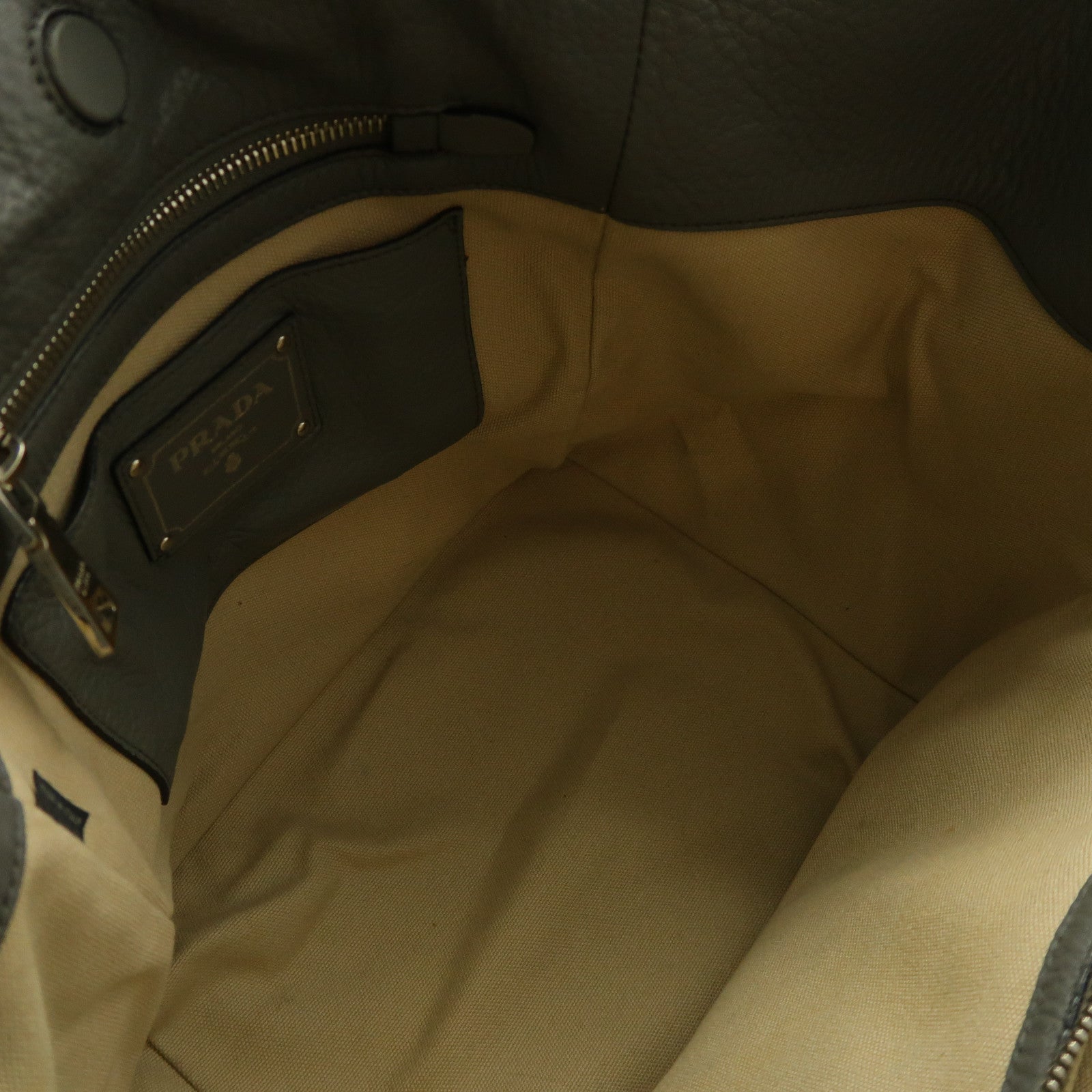 PRADA 牛皮皮革Tote Bag銀扣肩背袋灰色