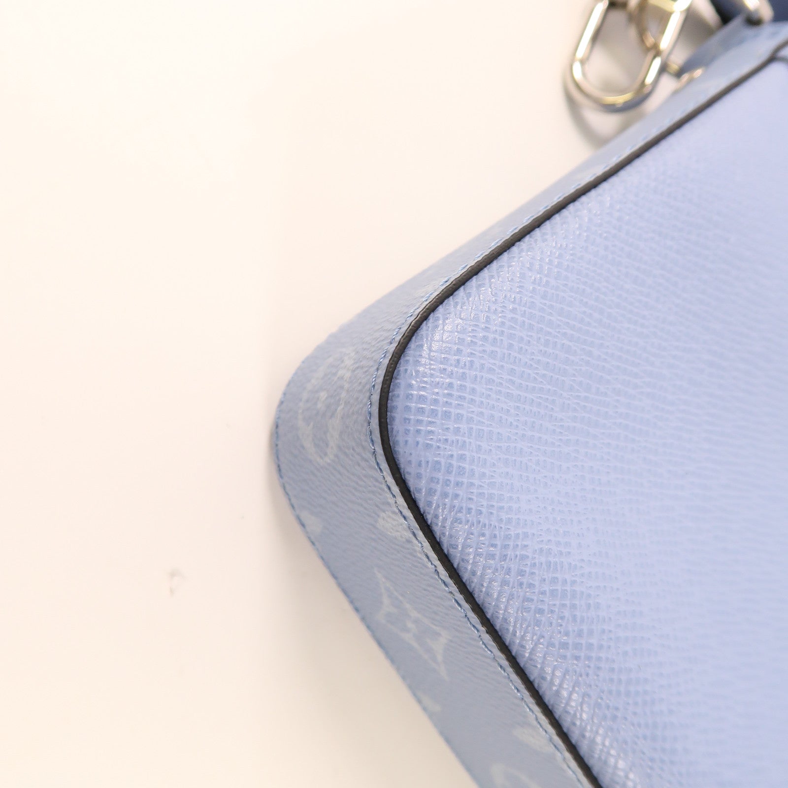 LOUIS VUITTON Taigarama Trio Messenger銀扣肩背袋