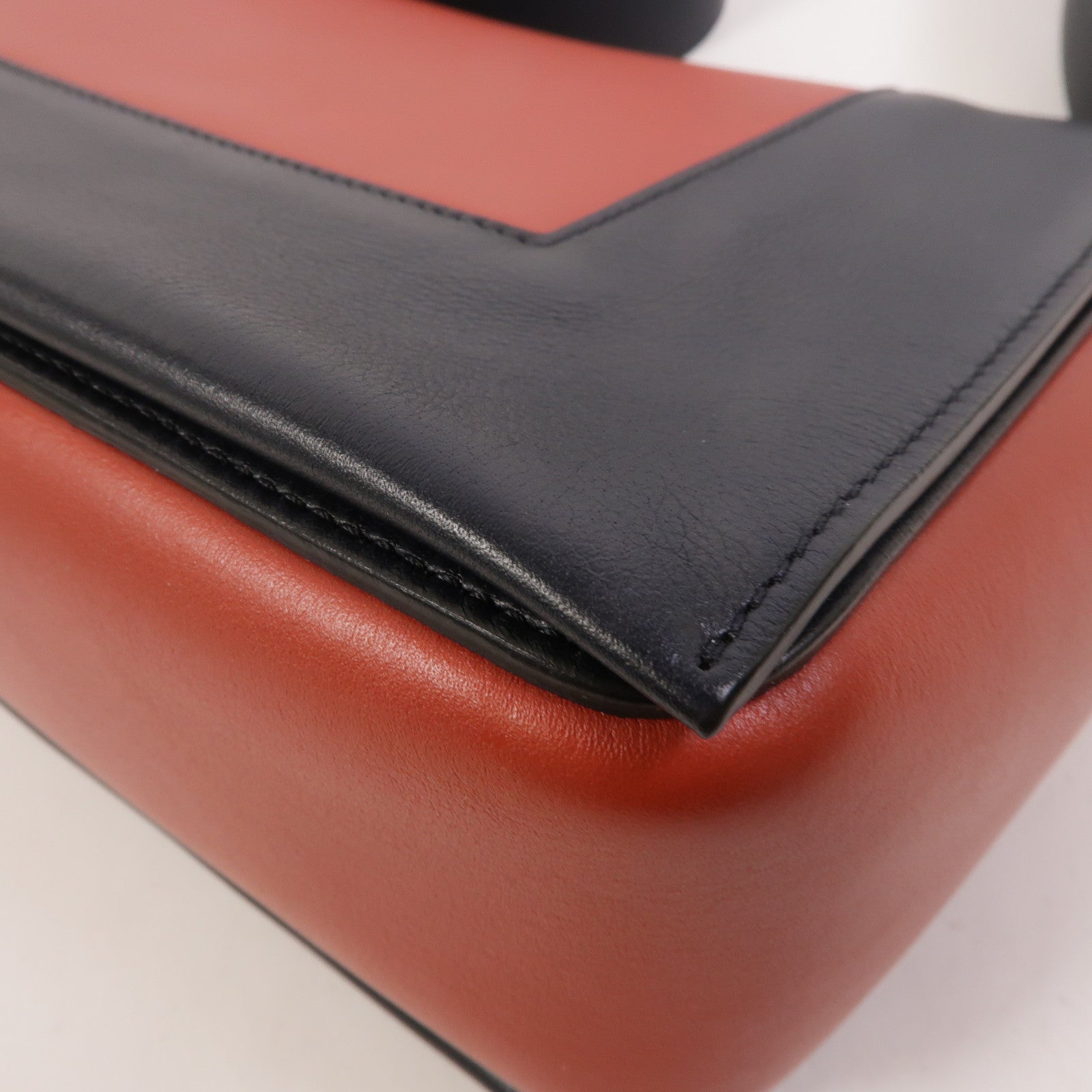 CELINE 牛皮皮革Frame Medium肩背袋