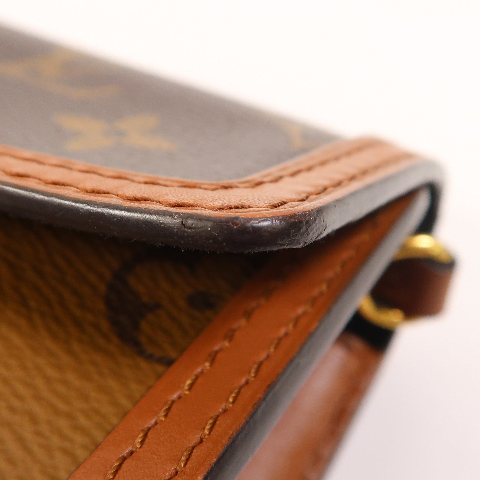 LOUIS VUITTON Monogram Reverse Dauphine Chain Wallet金扣鏈帶肩背袋