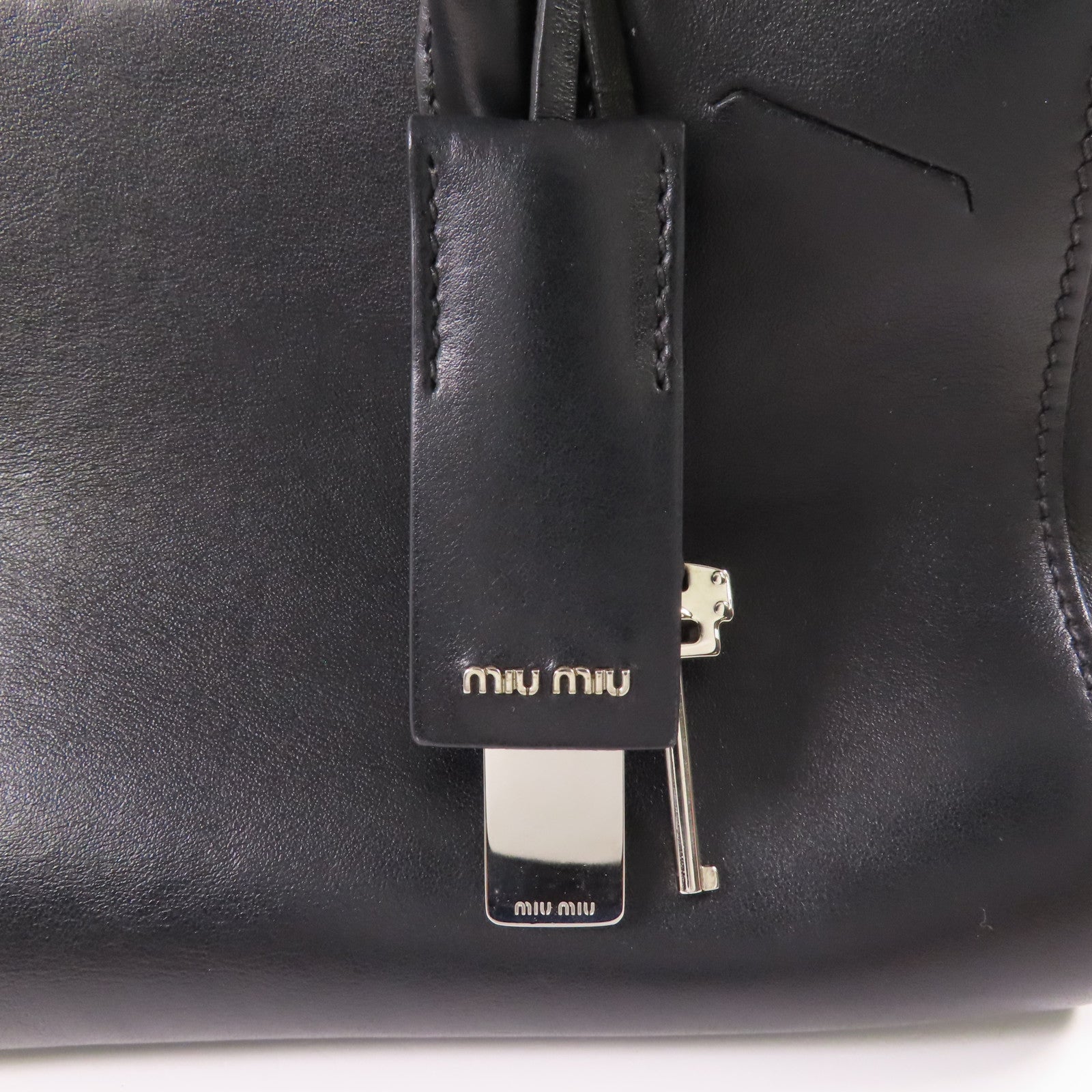 Miu Miu 皮革Hand Bag銀扣手挽肩背兩用袋