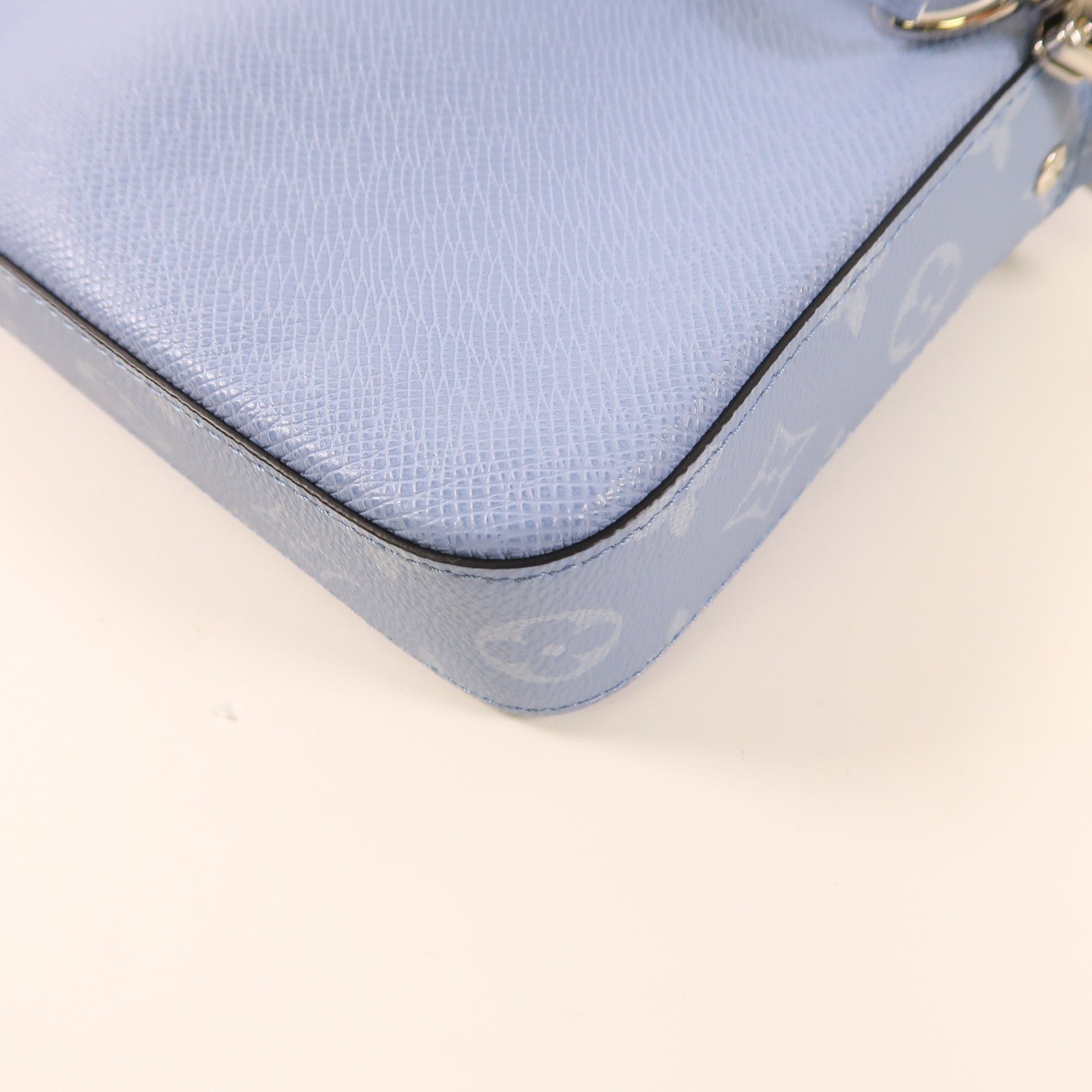 LOUIS VUITTON Taigarama Trio Messenger銀扣肩背袋