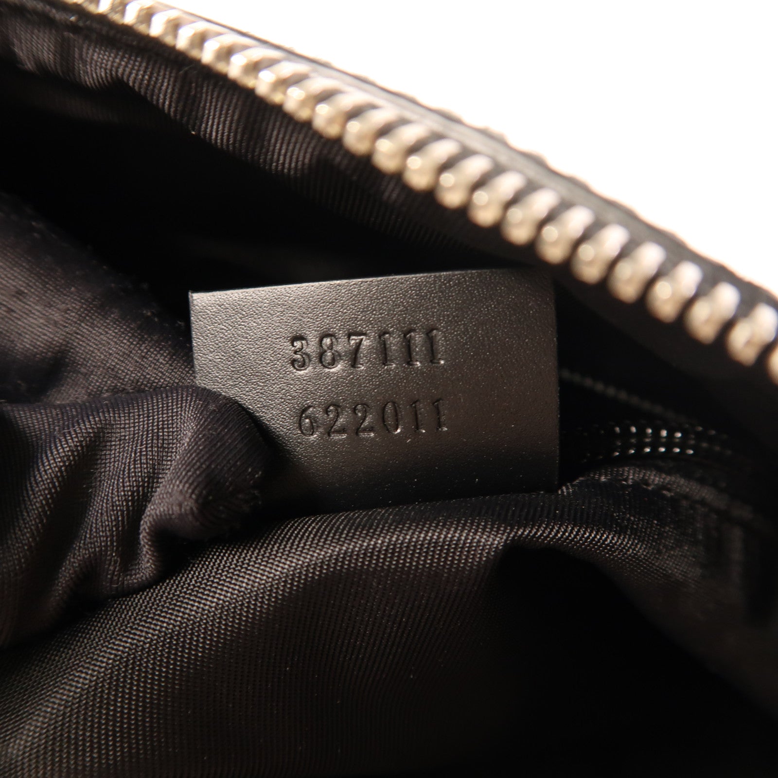 GUCCI 塗層帆布GG Supreme銀扣肩背袋