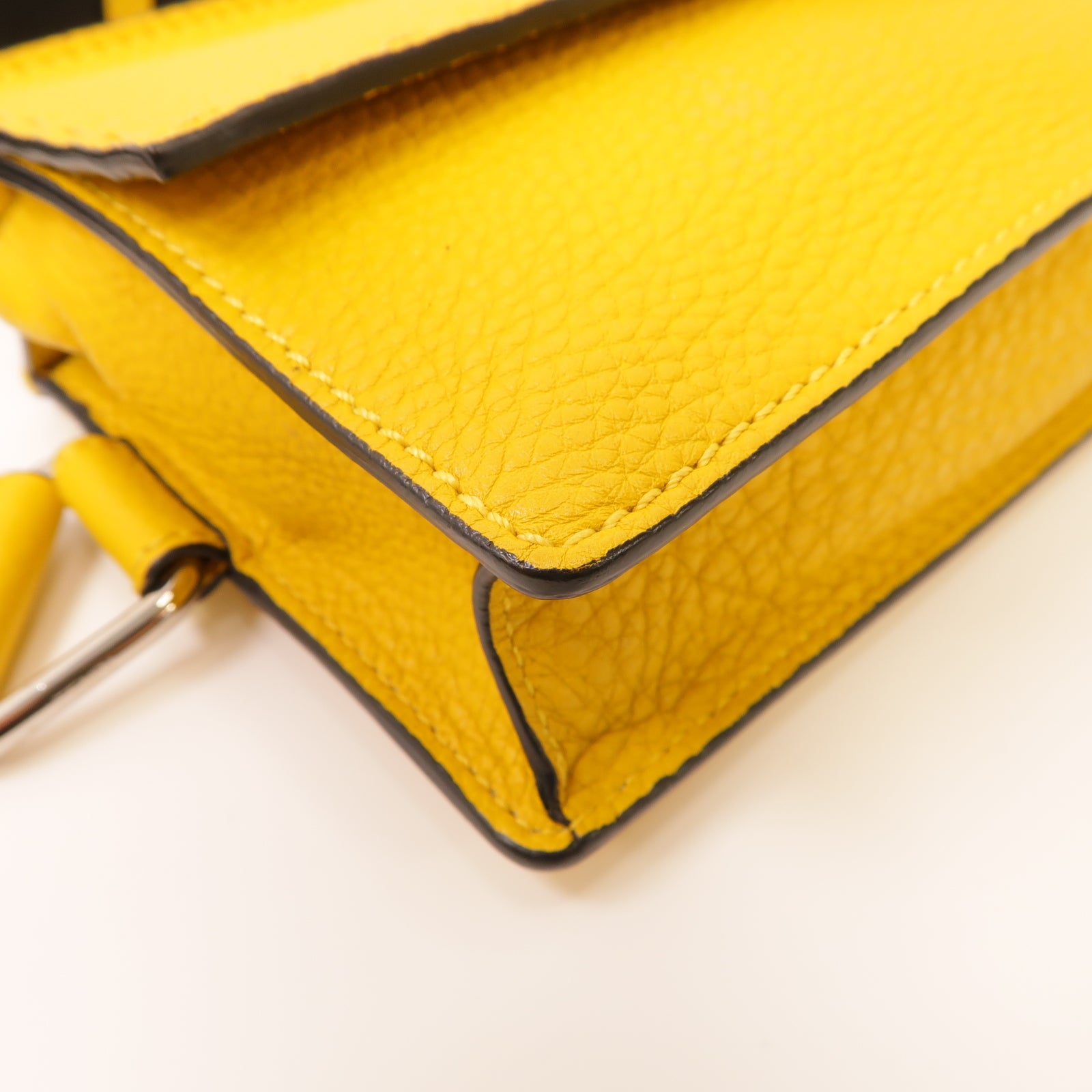 FENDI 牛皮皮革Shoulder Bag銀扣肩背袋黃色