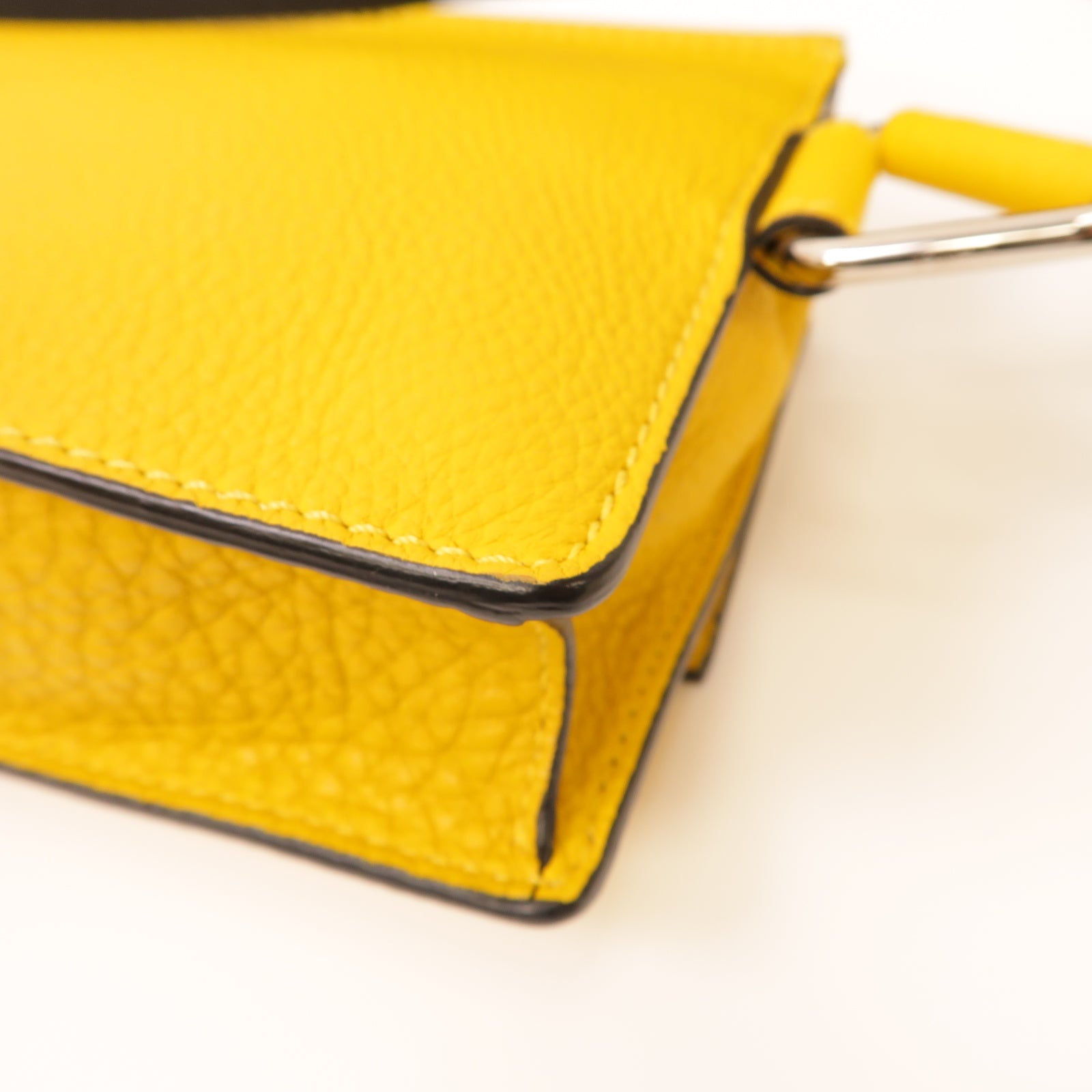 FENDI 牛皮皮革Shoulder Bag銀扣肩背袋黃色