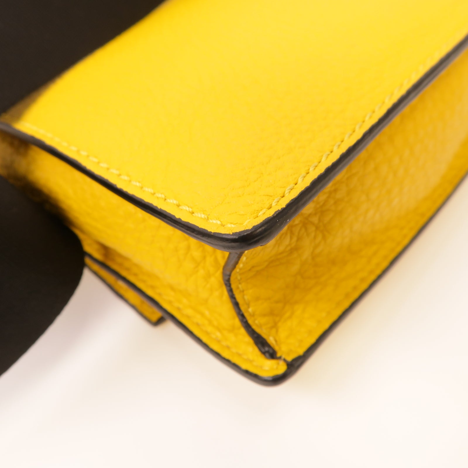 FENDI 牛皮皮革Shoulder Bag銀扣肩背袋黃色