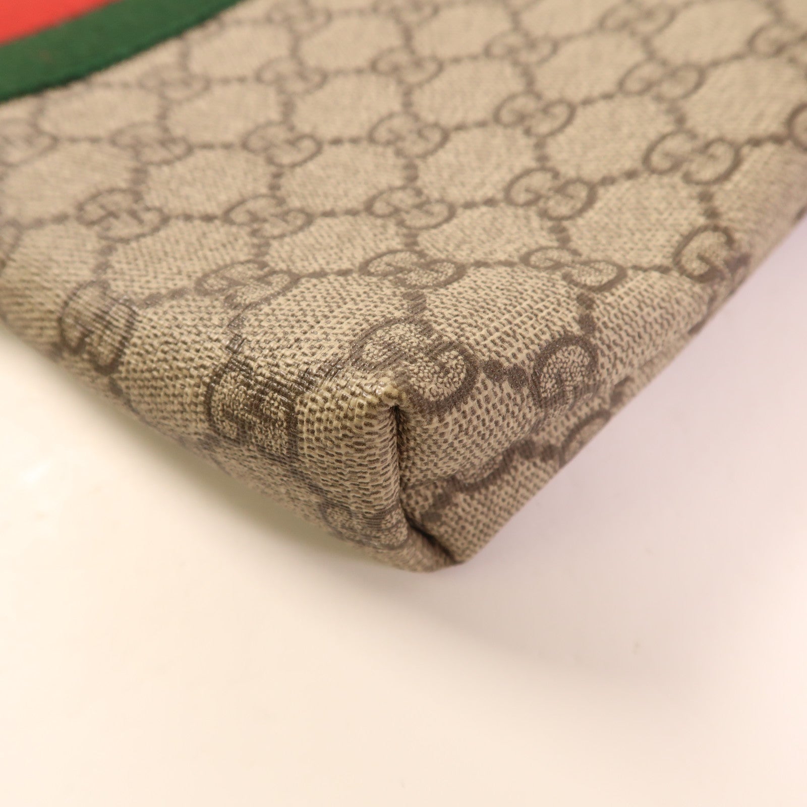 GUCCI 塗層帆布GG Supreme銀扣肩背袋