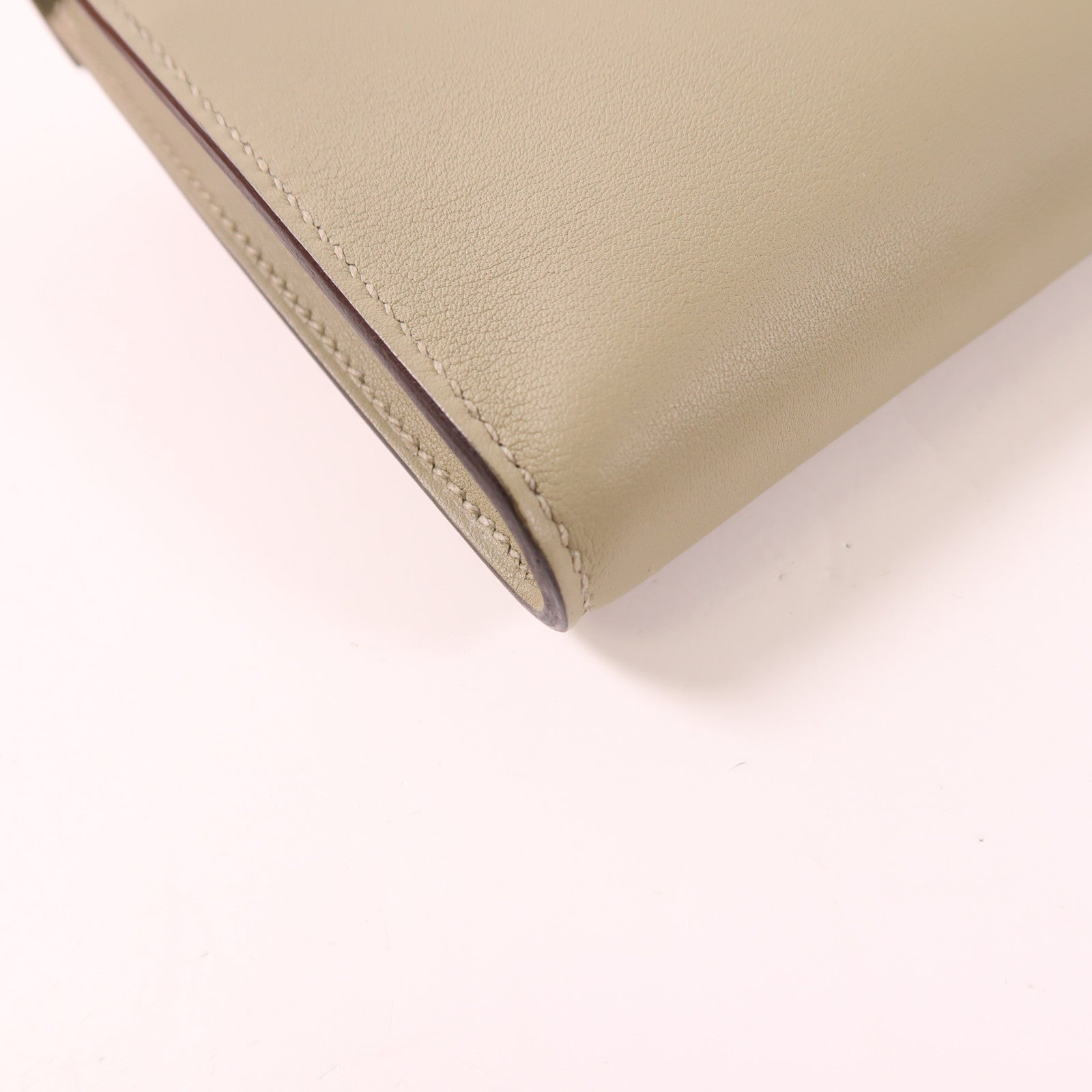 HERMES Swift皮革Kelly Cut銀扣手挽袋Sauge